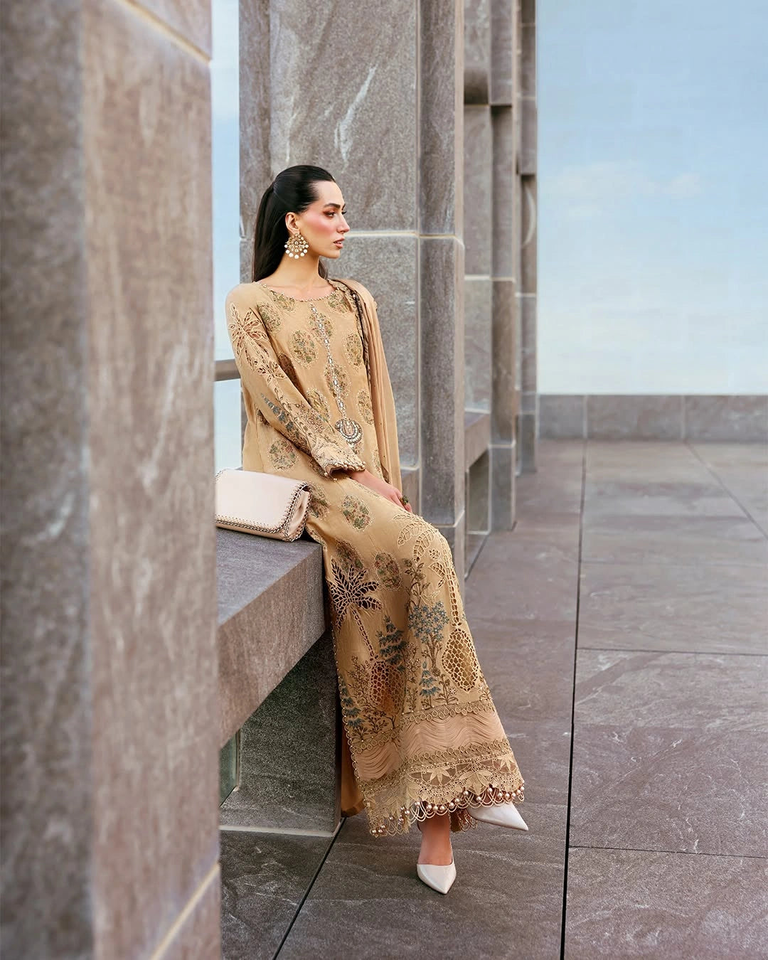 MARIA B LUXURY 3 Piece Embroidered Lawn Suit (Unstitched)