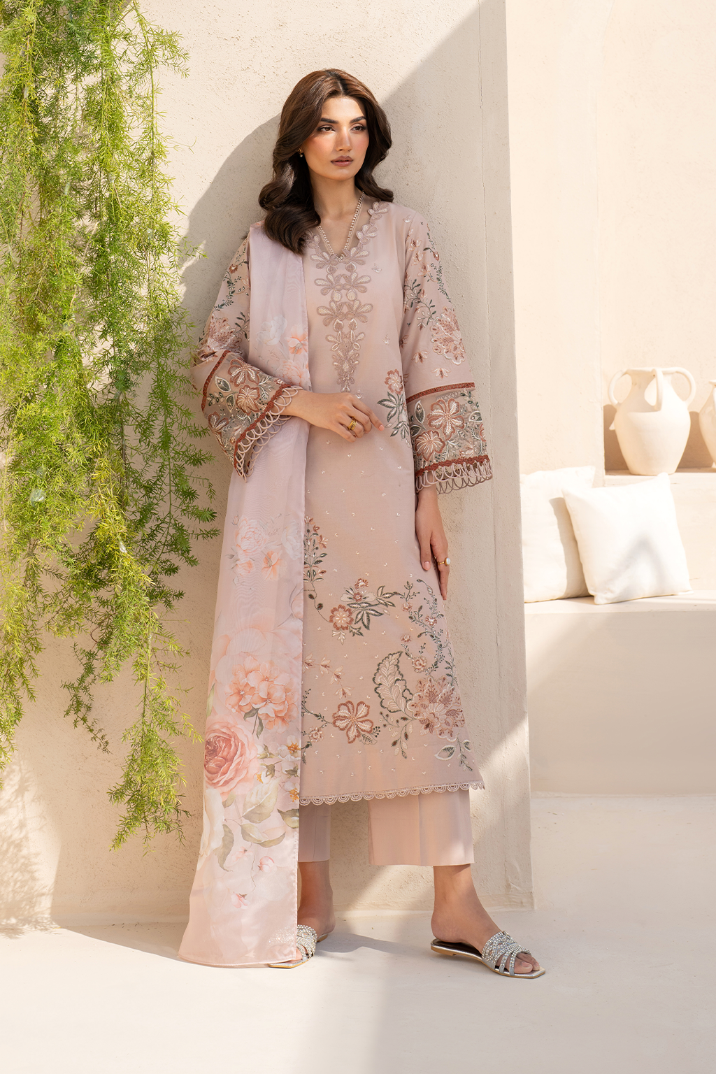 Iznik EFL-02 Festive Luxury Lawn 25'