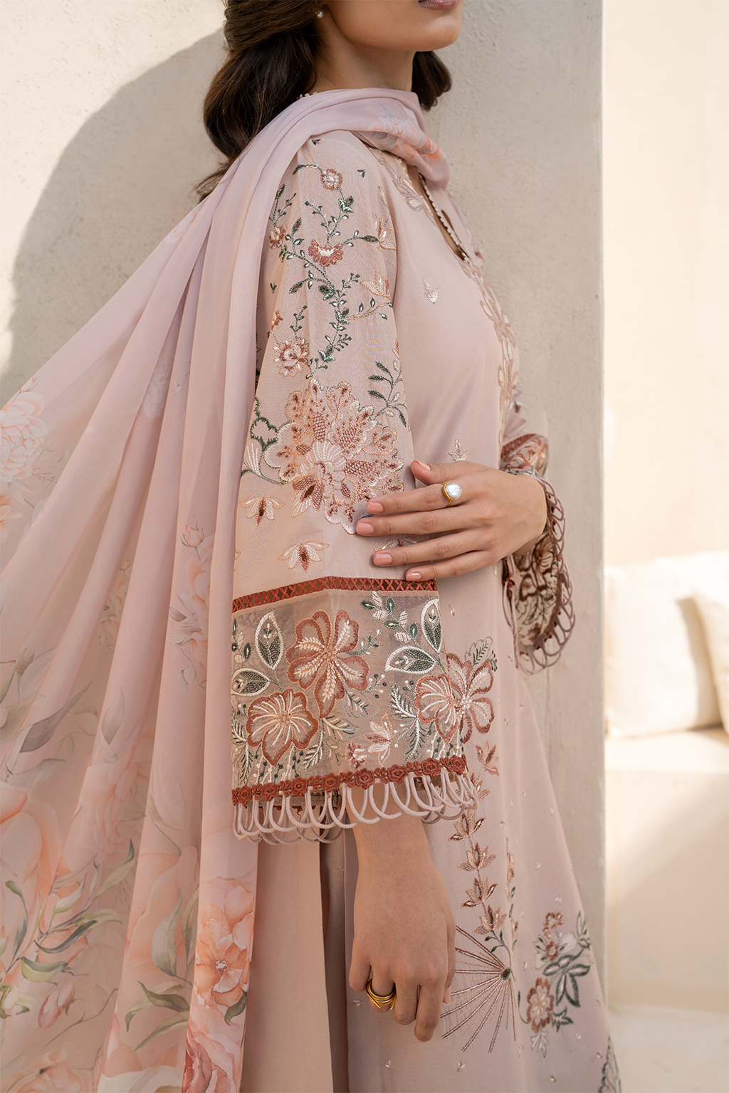 Iznik EFL-02 Festive Luxury Lawn 25'