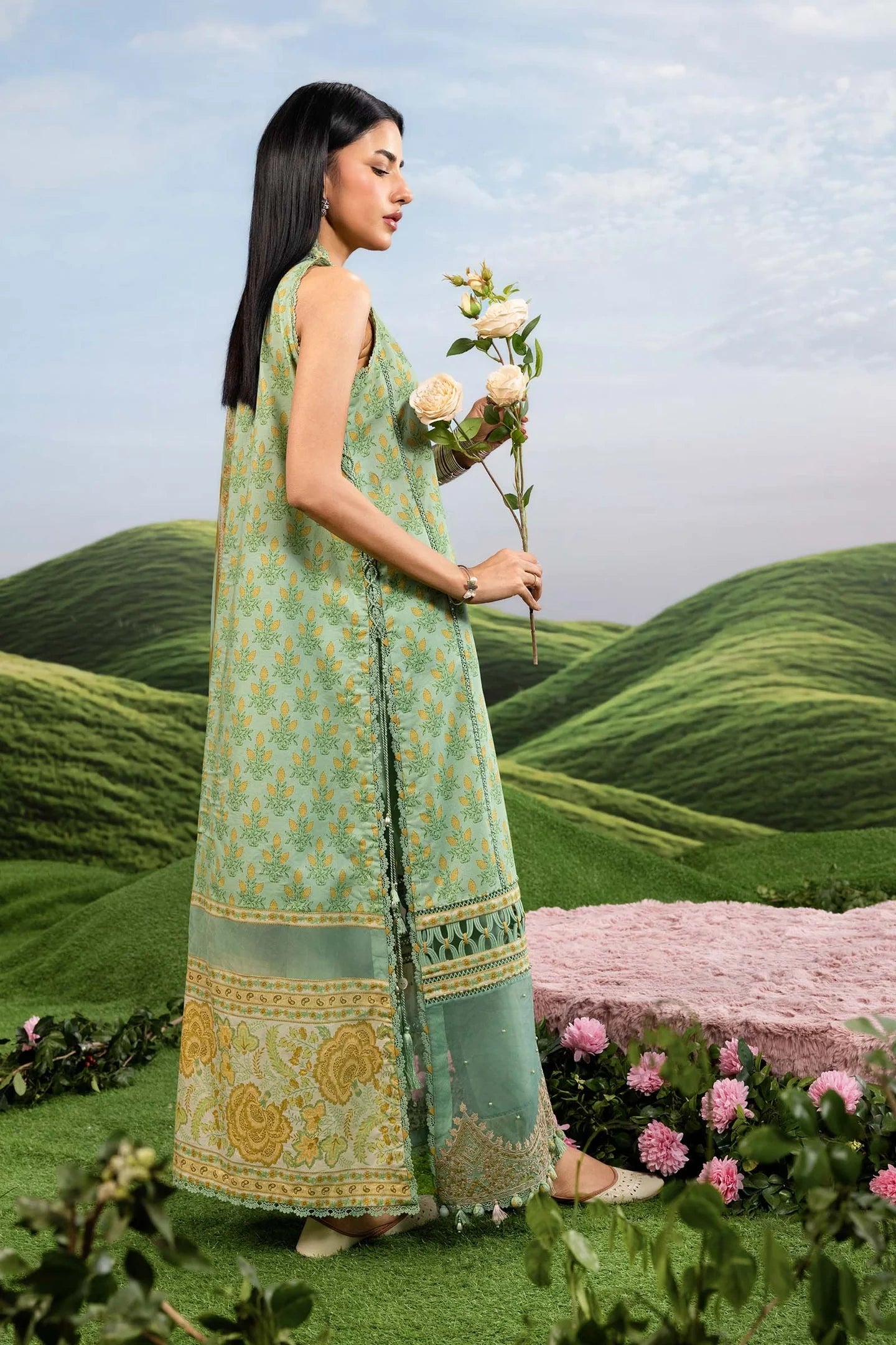 MariaB MBasics-Embroidered Lawn 3 Piece Unstitched Suit with Chiffon Dupatta (D12B)