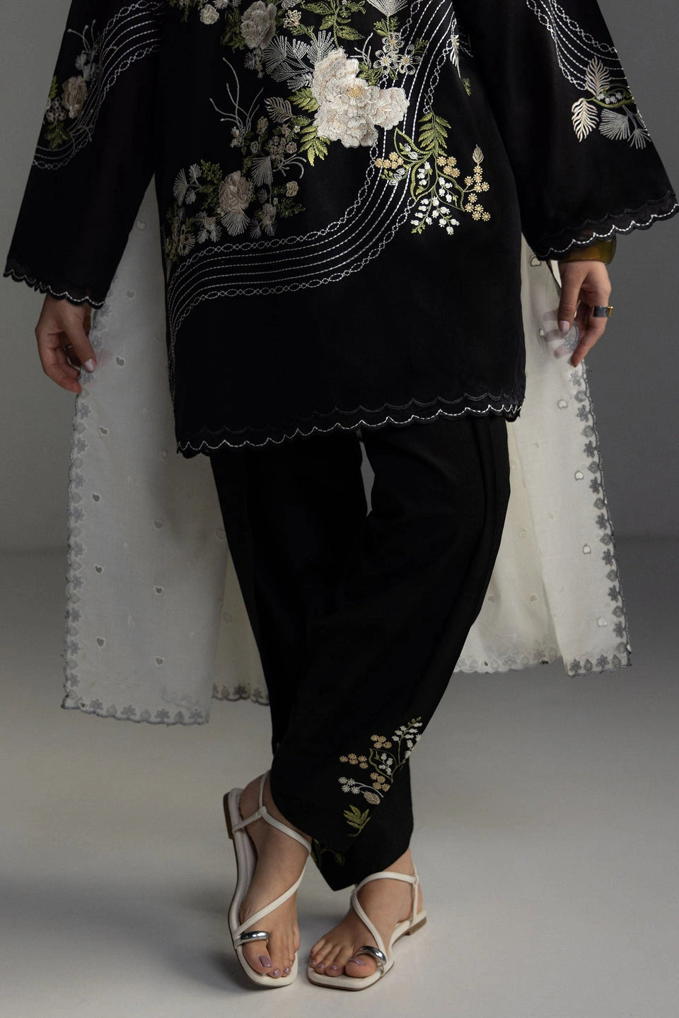 Coco By Zara Shahjahan Lawn 2026 – 3-Piece Embroidered Lawn Suit (Unstitched)EVIA-9A