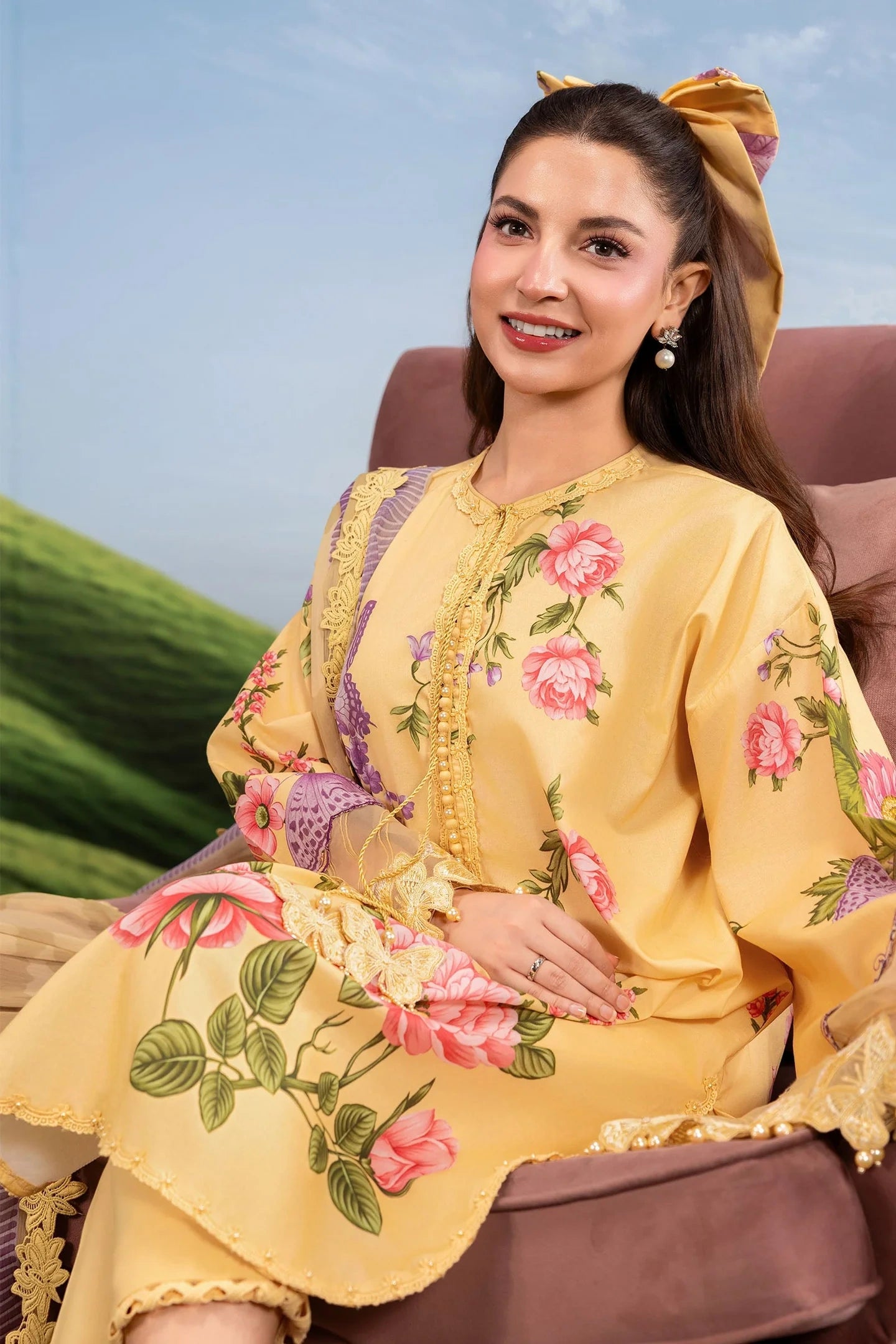 MariaB MBasics-Embroidered Lawn 3 Piece Unstitched Suit with Chiffon Dupatta (D4B)