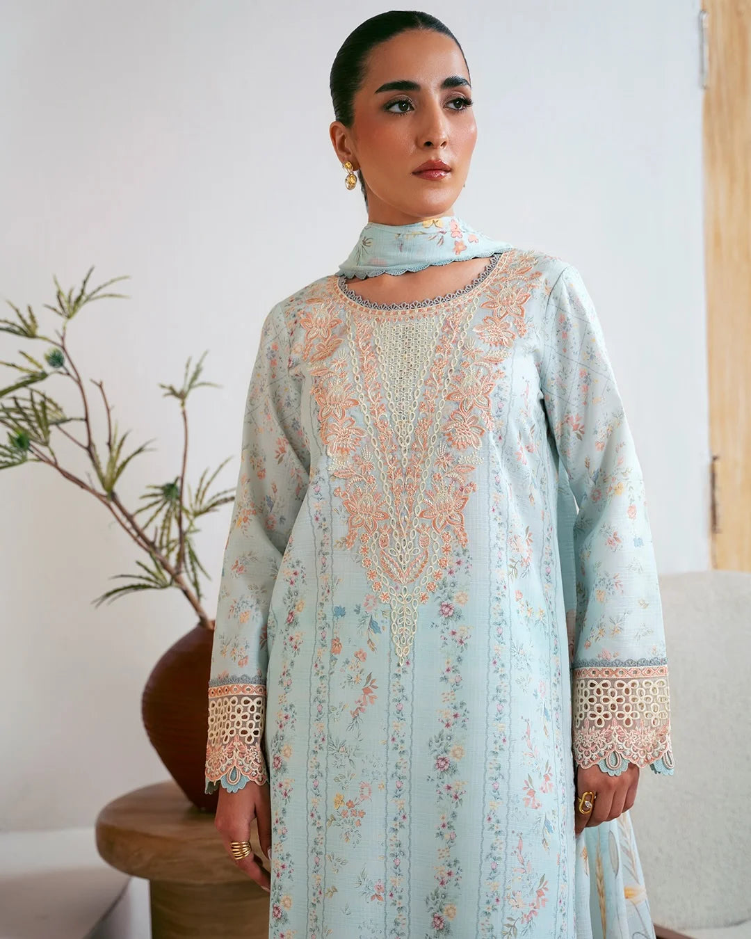 Rihana – Embroidered Dobby Lawn 3-Piece Suit (stitch)