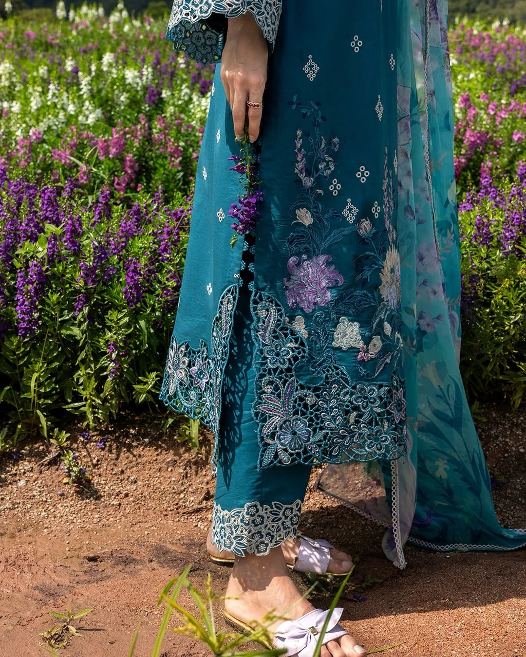 Emerald Fern – Chikan Embroidered Lawn with Chiffon Dupatta