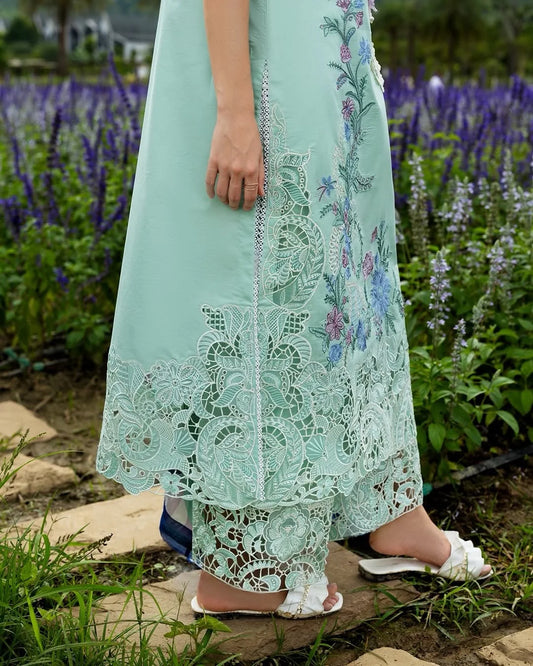 Hummingbird Haven – Chikan Embroidered Lawn with Silk Dupatta