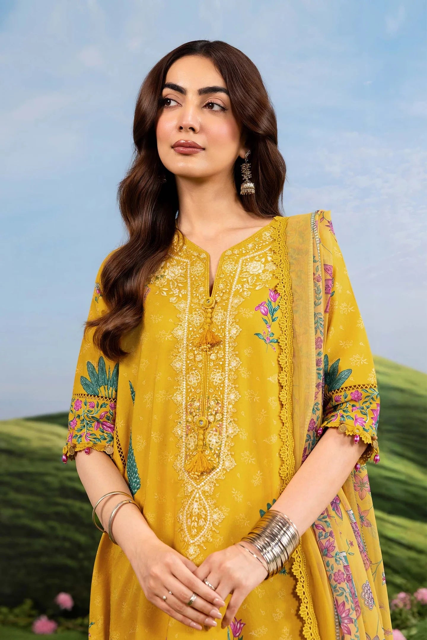 MariaB MBasics-Embroidered Lawn 3 Piece Unstitched Suit with Chiffon Dupatta (D3A)