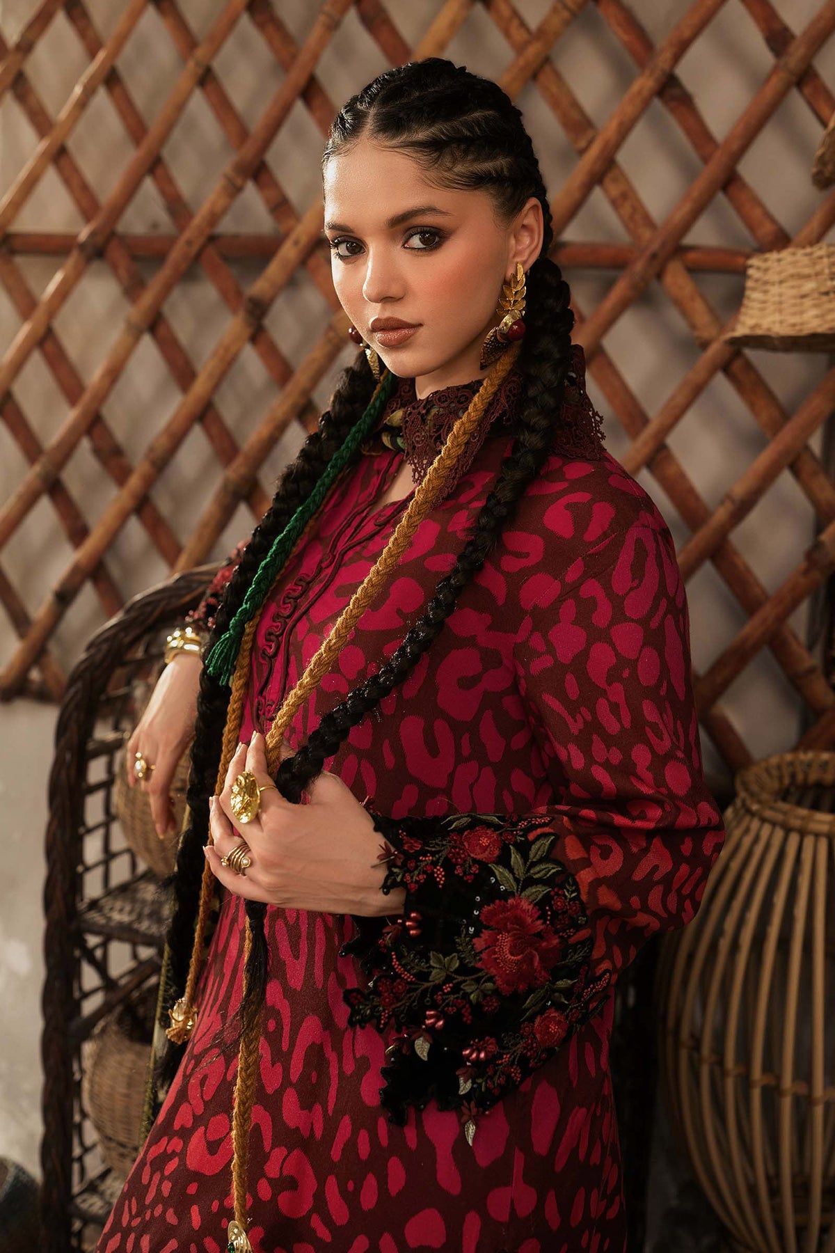 Maria.B M.Prints Volume 31 – 3-Piece Unstitched Embroidered Linen Suit (MPT-31-01-A)