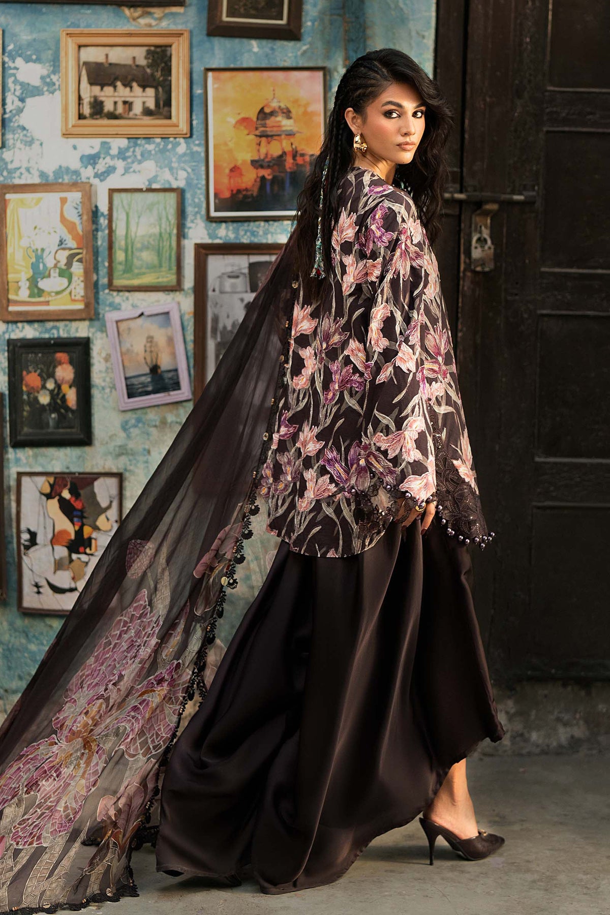 Maria.B M.Prints Volume 31 – 3-Piece Unstitched Embroidered Linen Suit (MPT-31-04-B)
