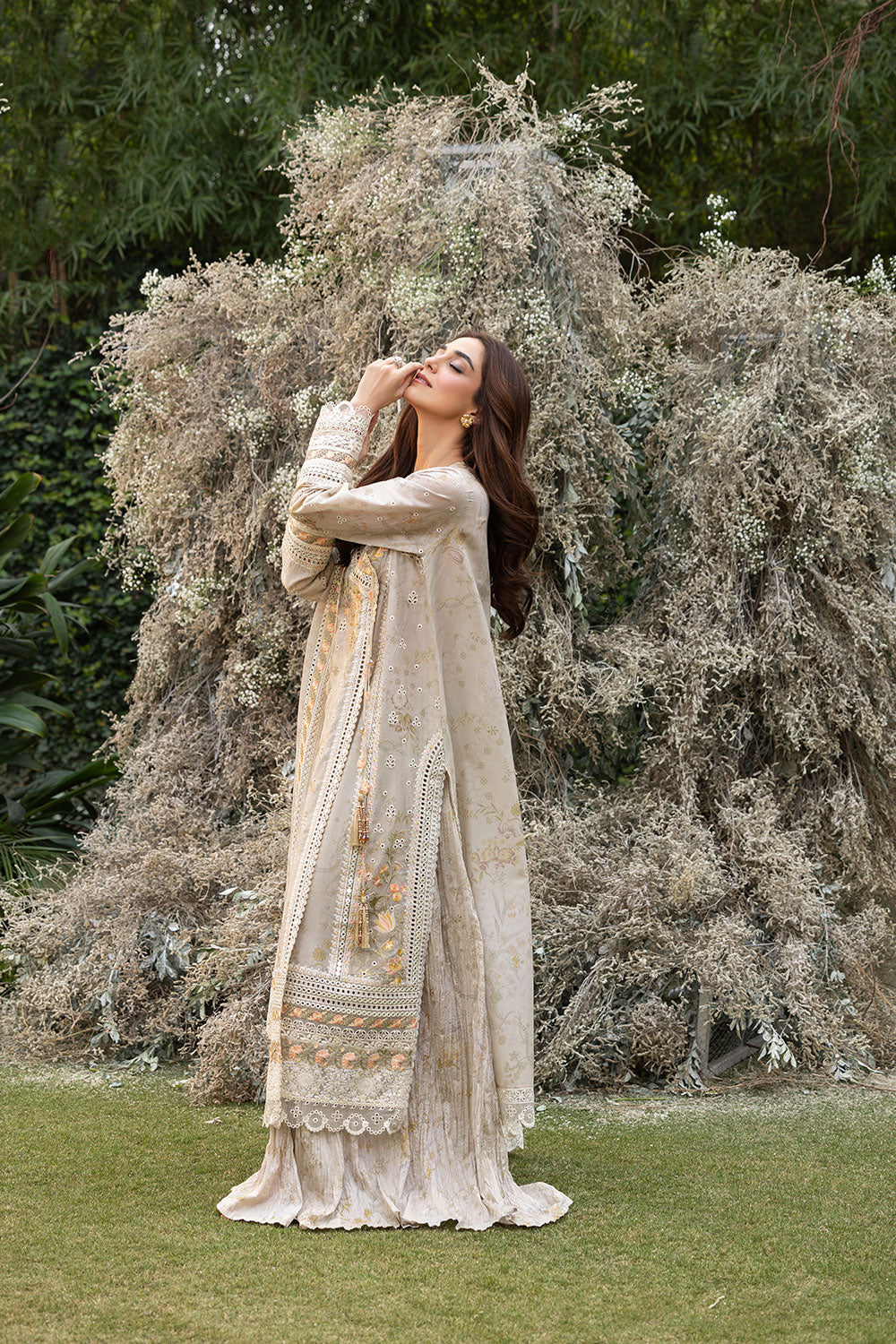 Sobia Nazir 13B Luxury Lawn 25'