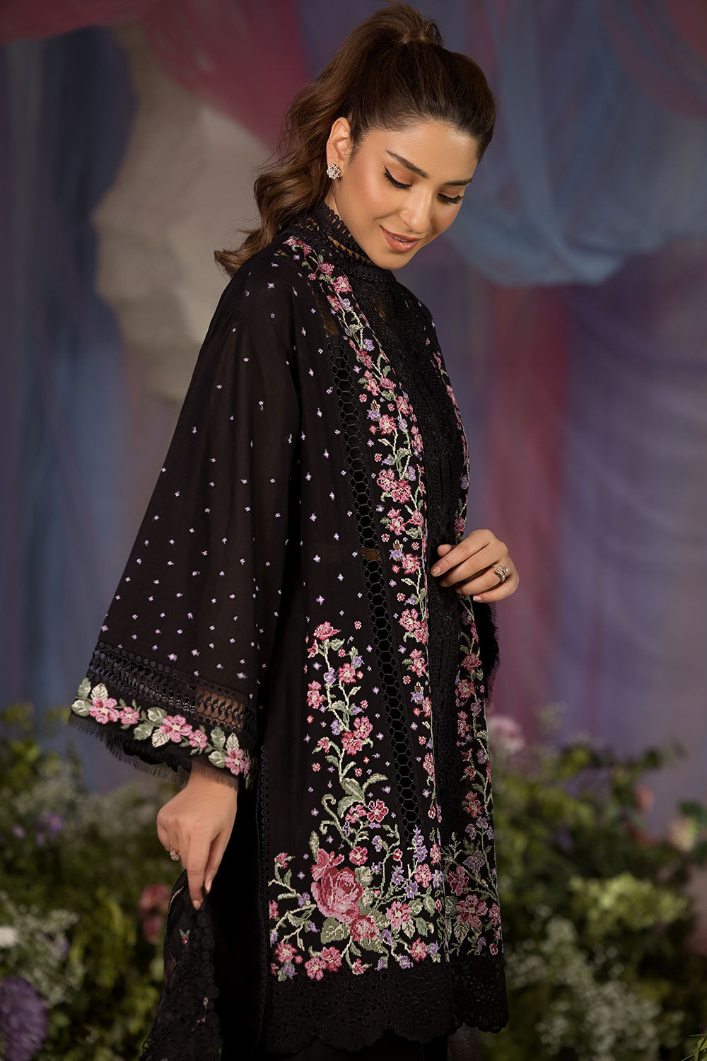 Sobia Nazir 4B Luxury Lawn 25'