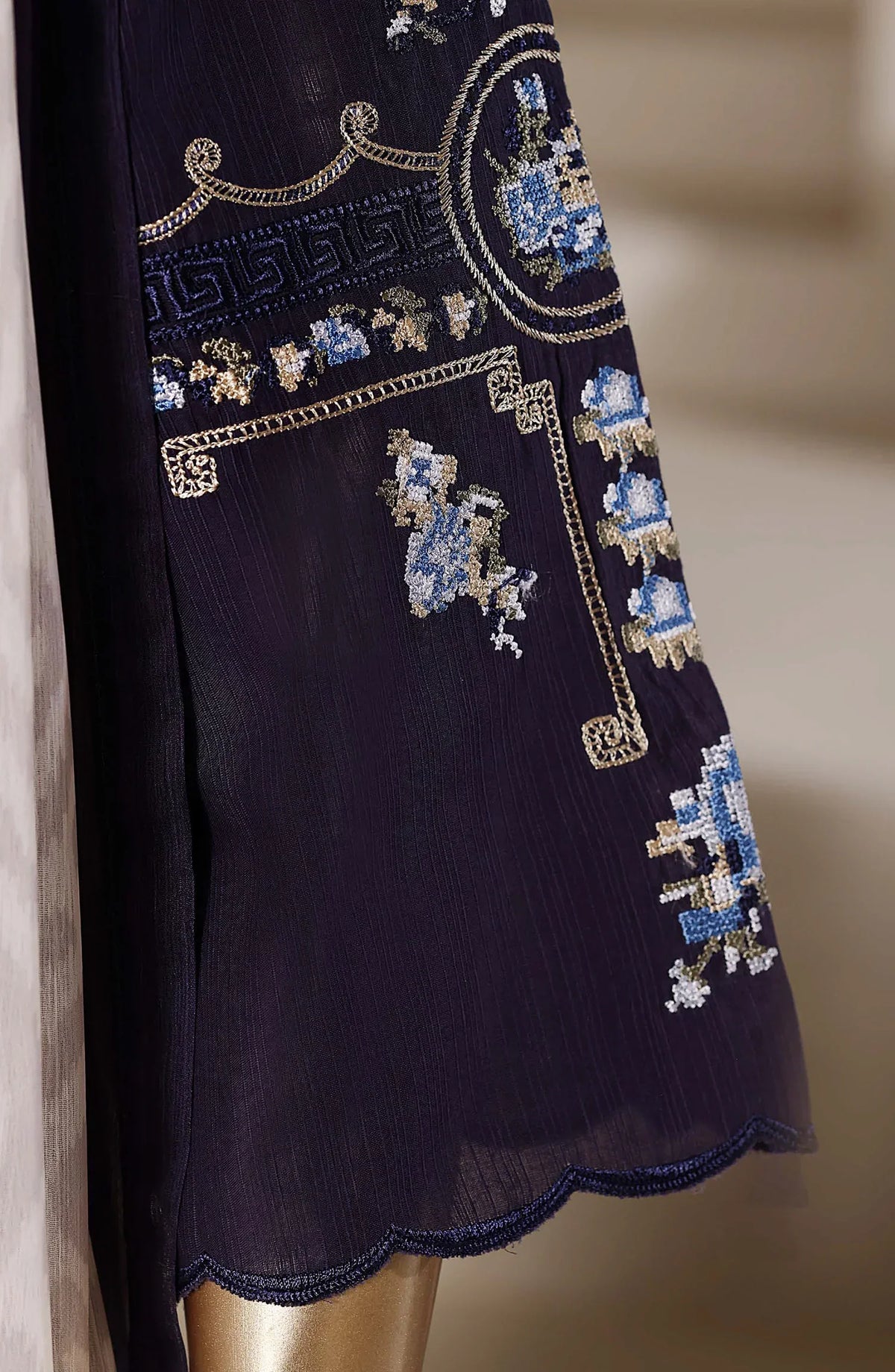 Sadabahar Eclair Embroidered Lawn Stitched 3 Piece Suit