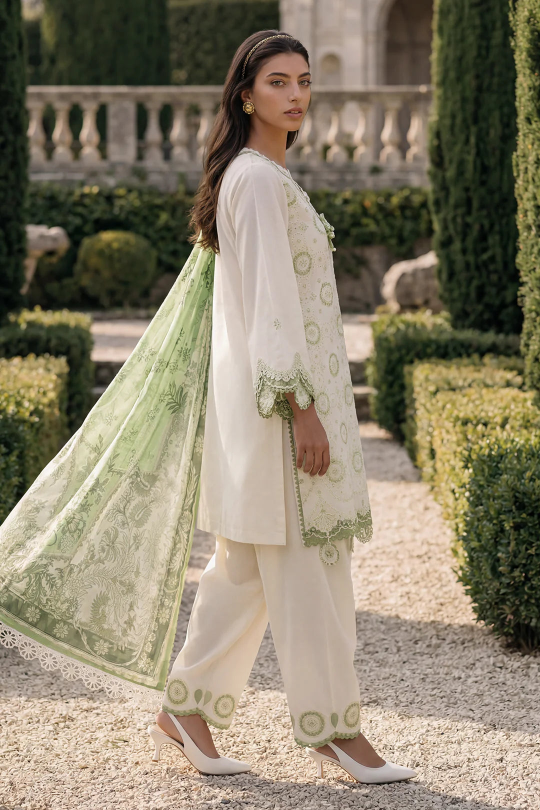 Zellbury Chikankari Embroidered Unstitched 3 Piece Suit (4049)