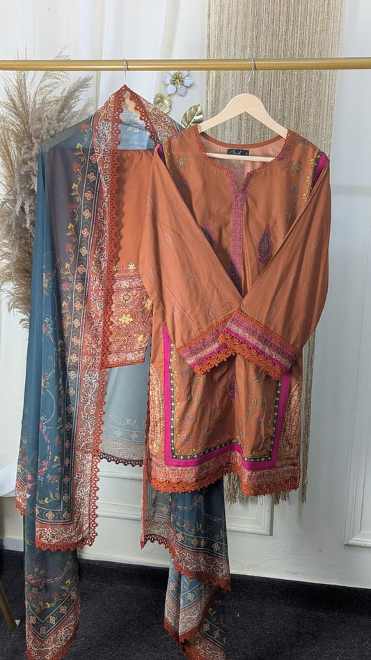 Laanem by Saira Rizwan stitched Embroidered Lawn 3 Piece Suit (AZAI-B)