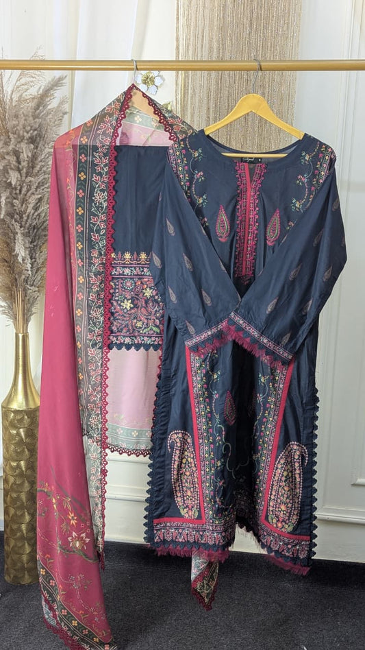 Laanem by Saira Rizwan stitched Embroidered Lawn 3 Piece Suit (AZAI-A)