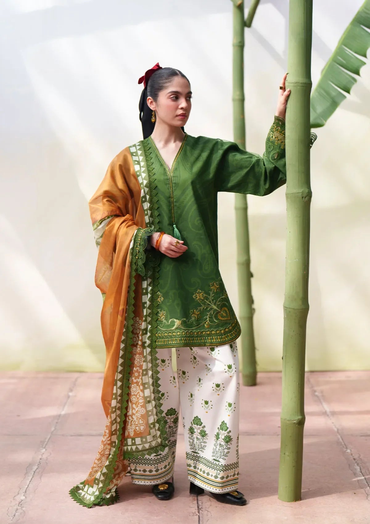 Laanem by Saira Rizwan stitched Embroidered Lawn 3 Piece Suit (ELOWEN-A)