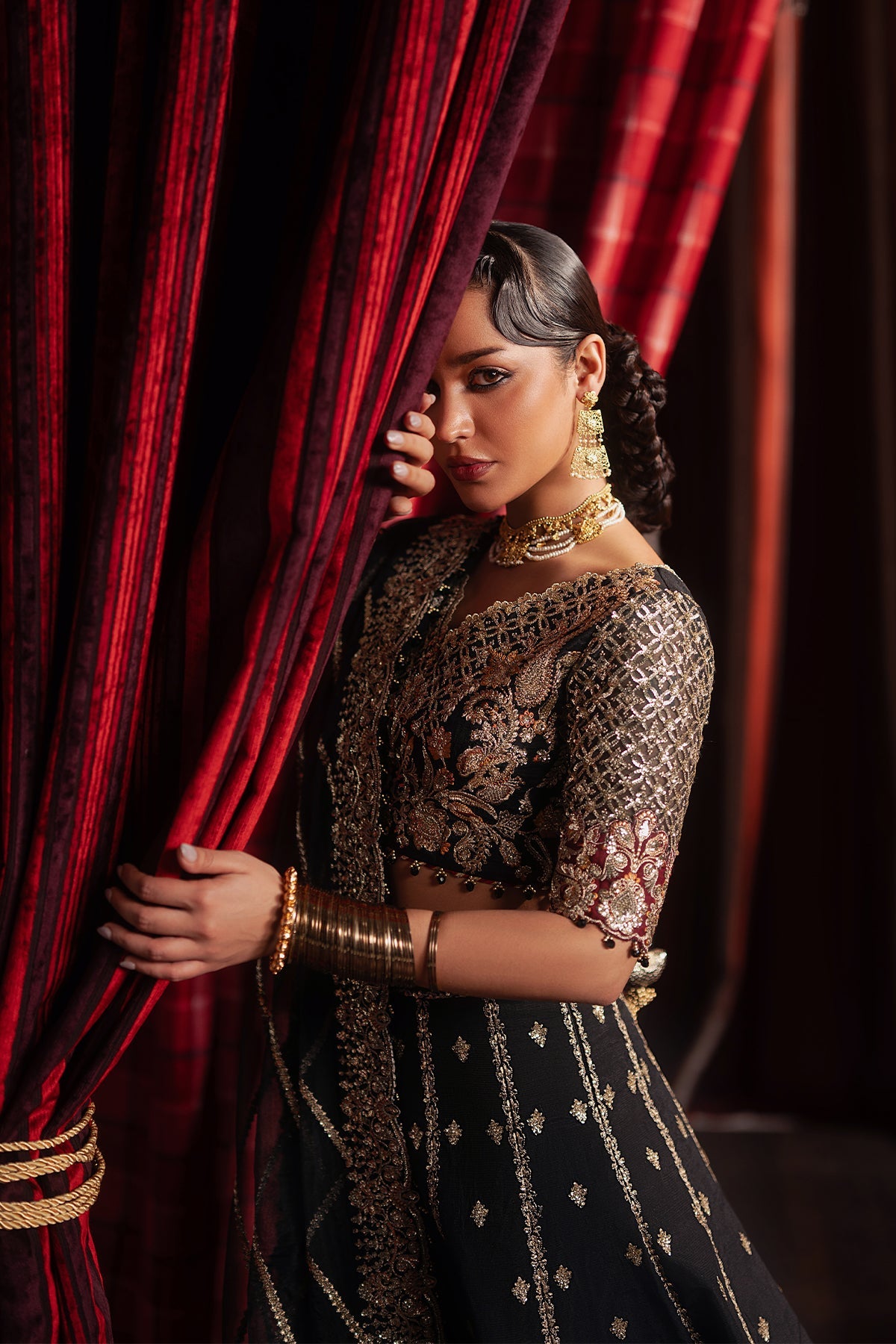 Afrozeh Gulraiz Divani The Silk Edit 25