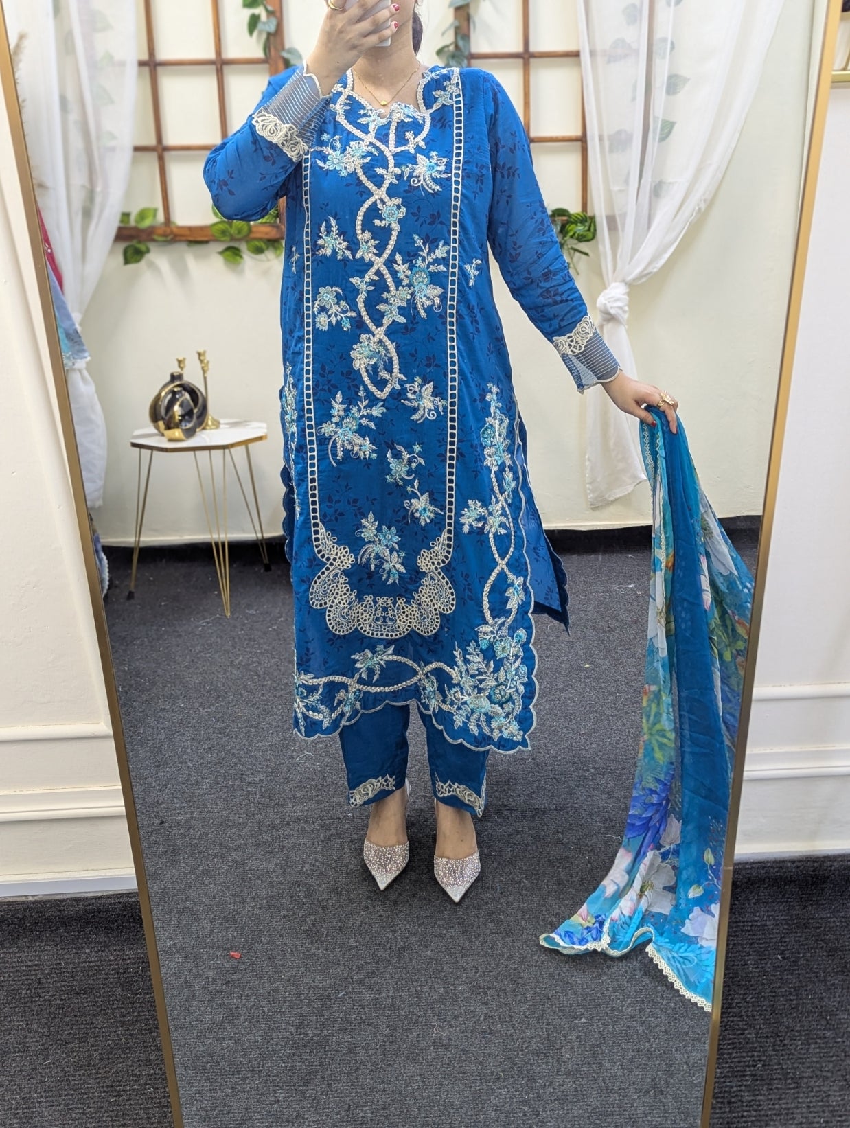 Roheenaz Akifa Aashiyana Ready to wear Lawn 25'