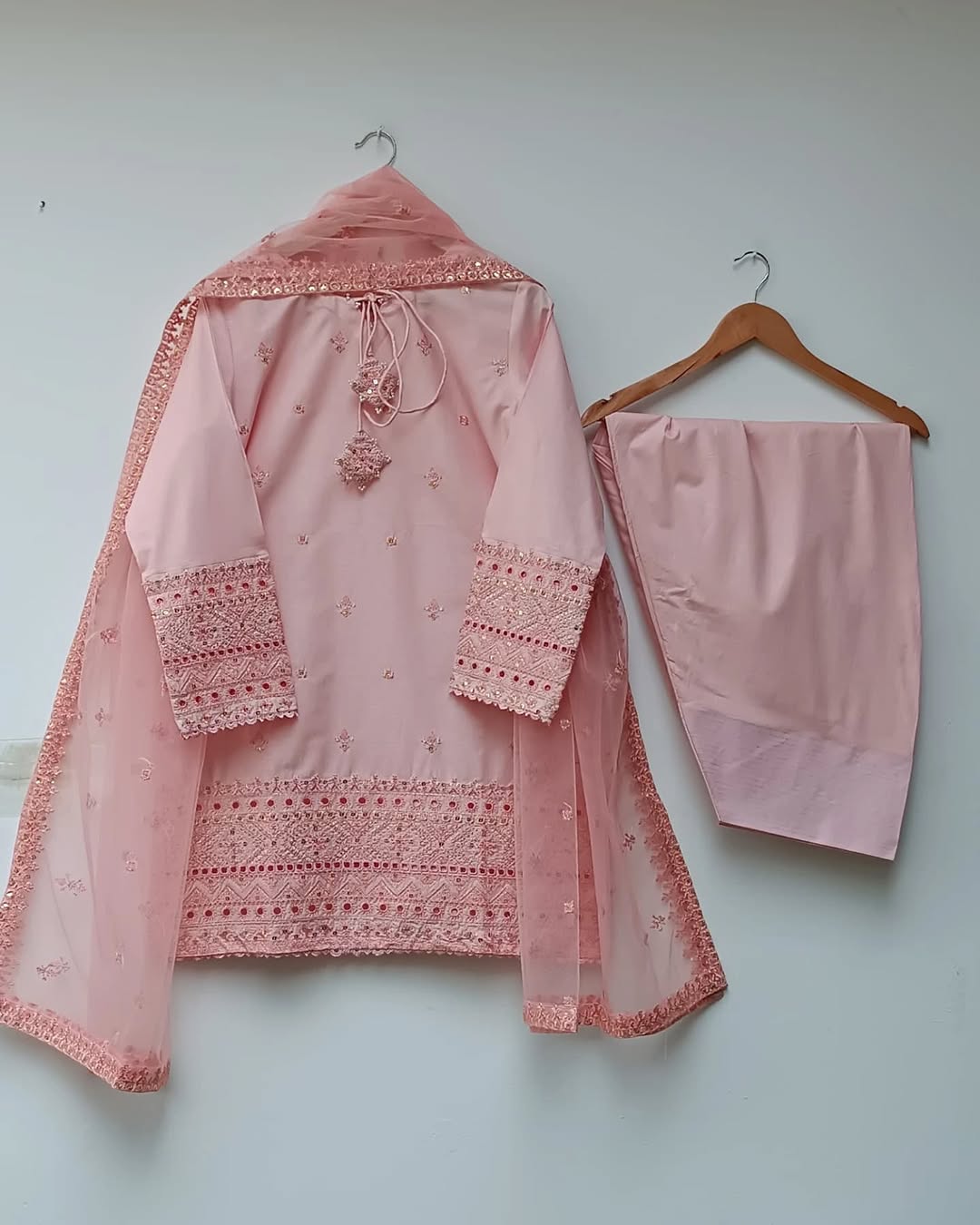 Amna Khurram D-4 Onaiza Eid Collection