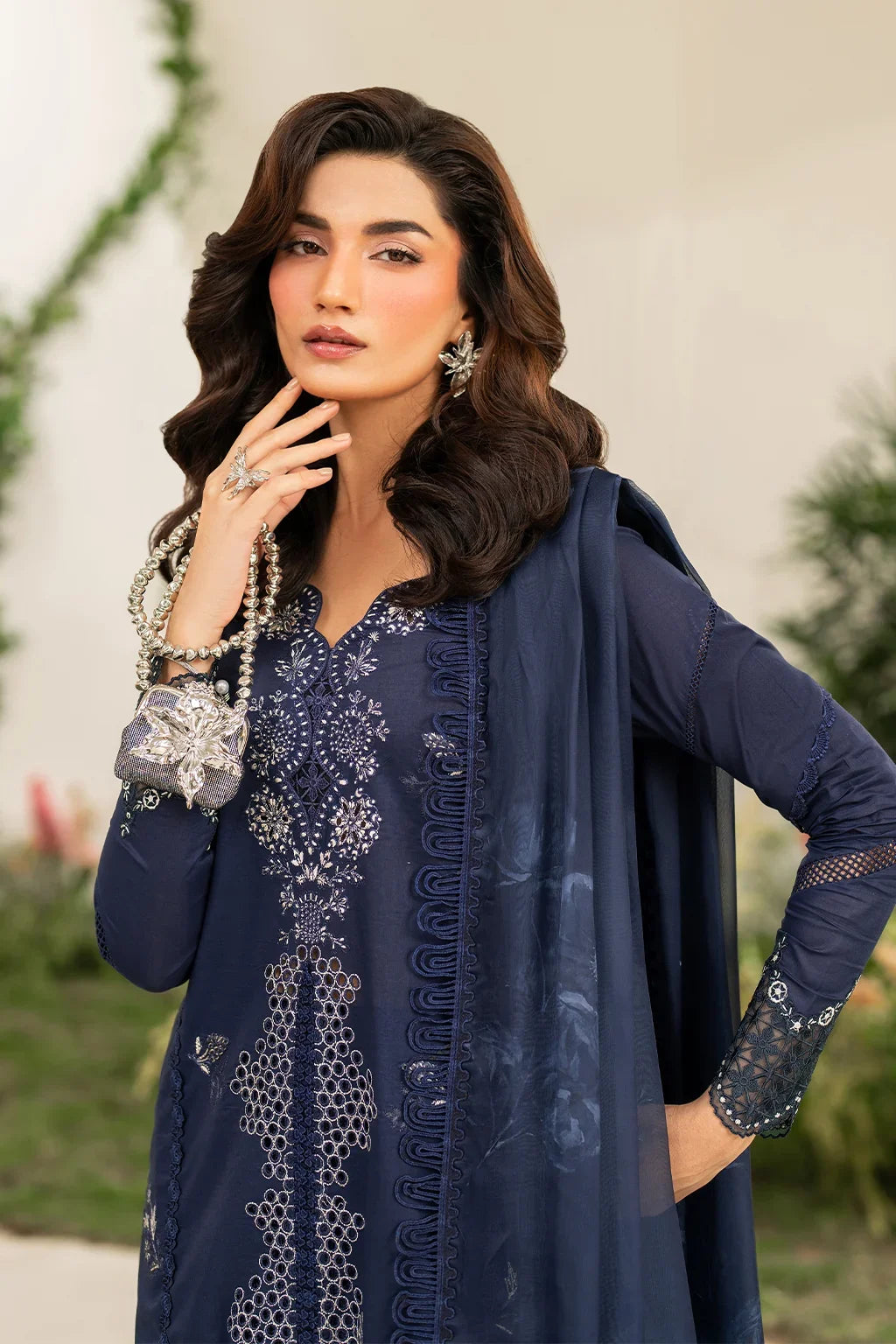 Iznik IFE-04 Embroidered Festive Lawn Edition 25'