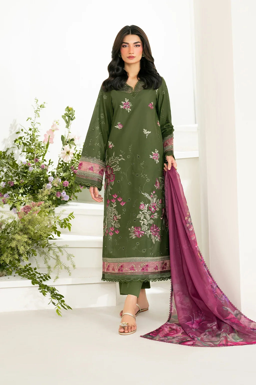 Iznik IFE-02 Embroidered Festive Lawn Edition 25'