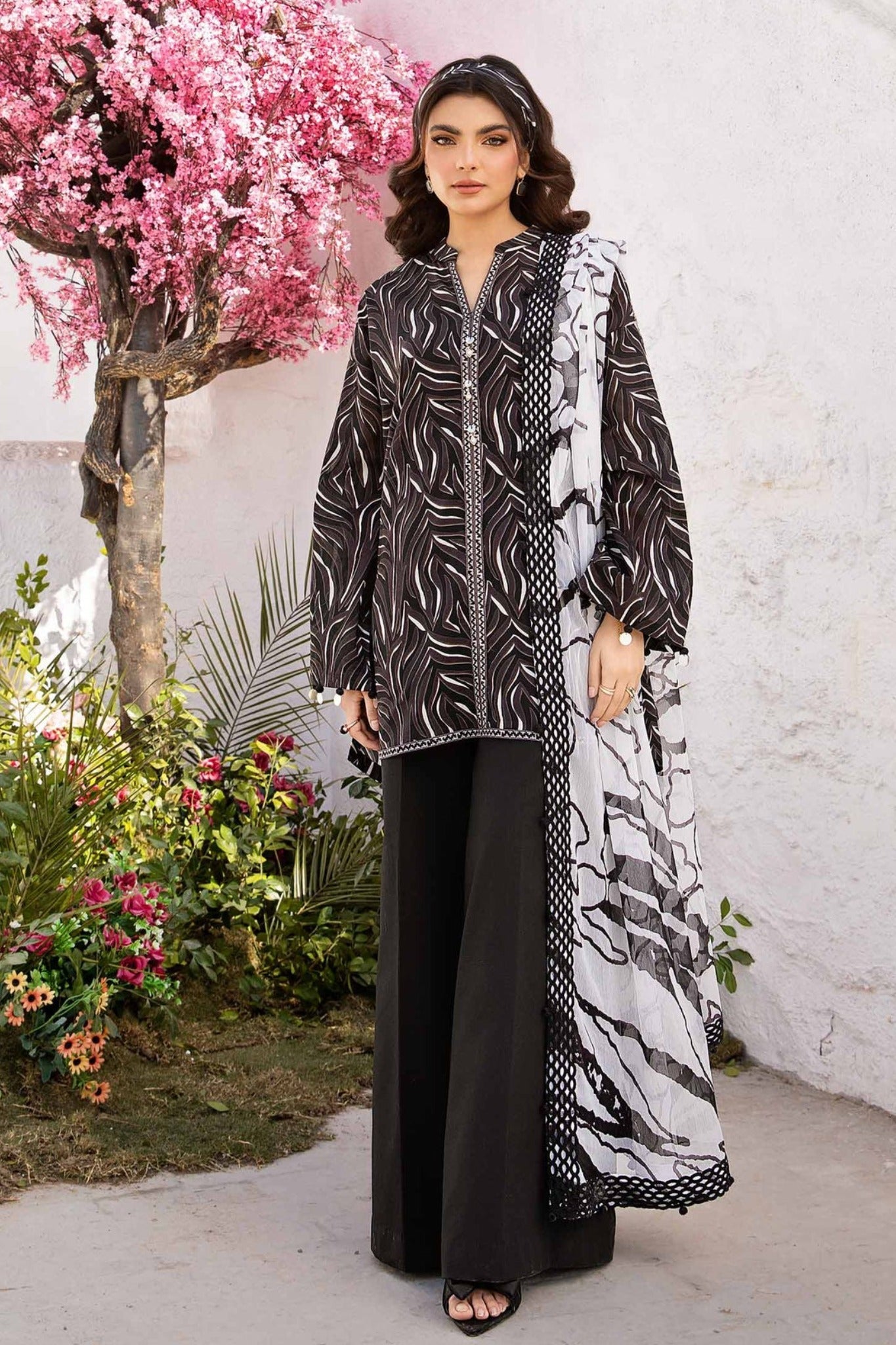M.Basics By Maria B 04-B Lawn Vol-01 Collection