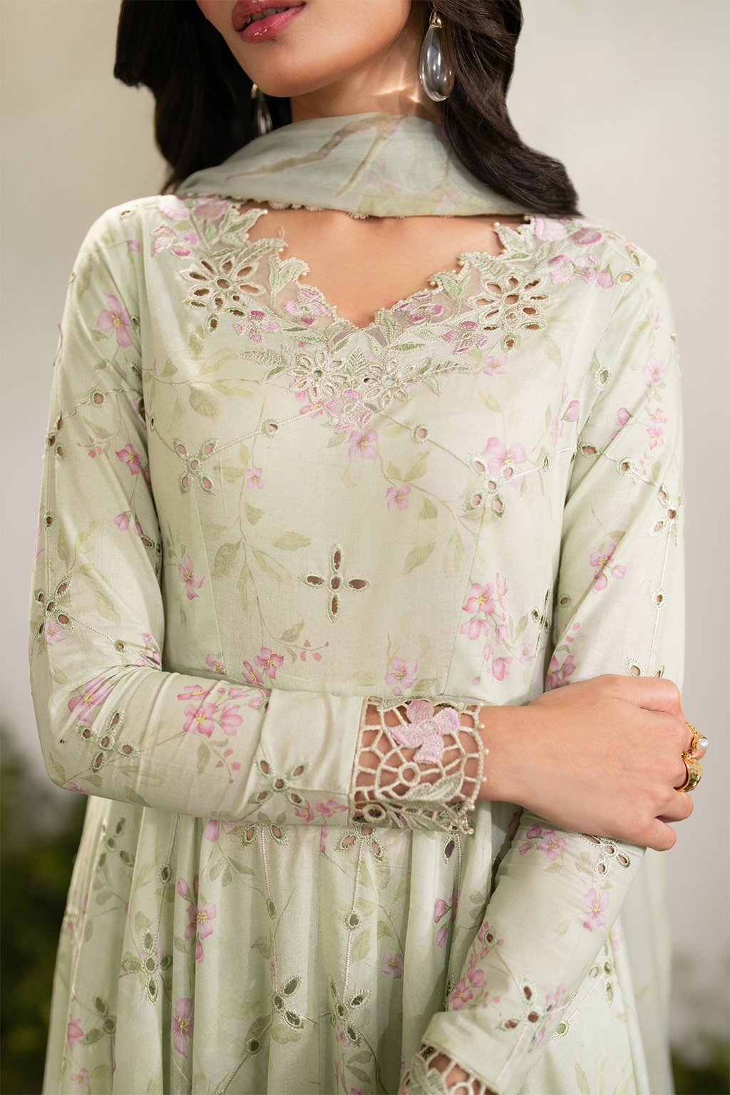 Iznik IFE-11 Embroidered Festive Lawn Edition 25'