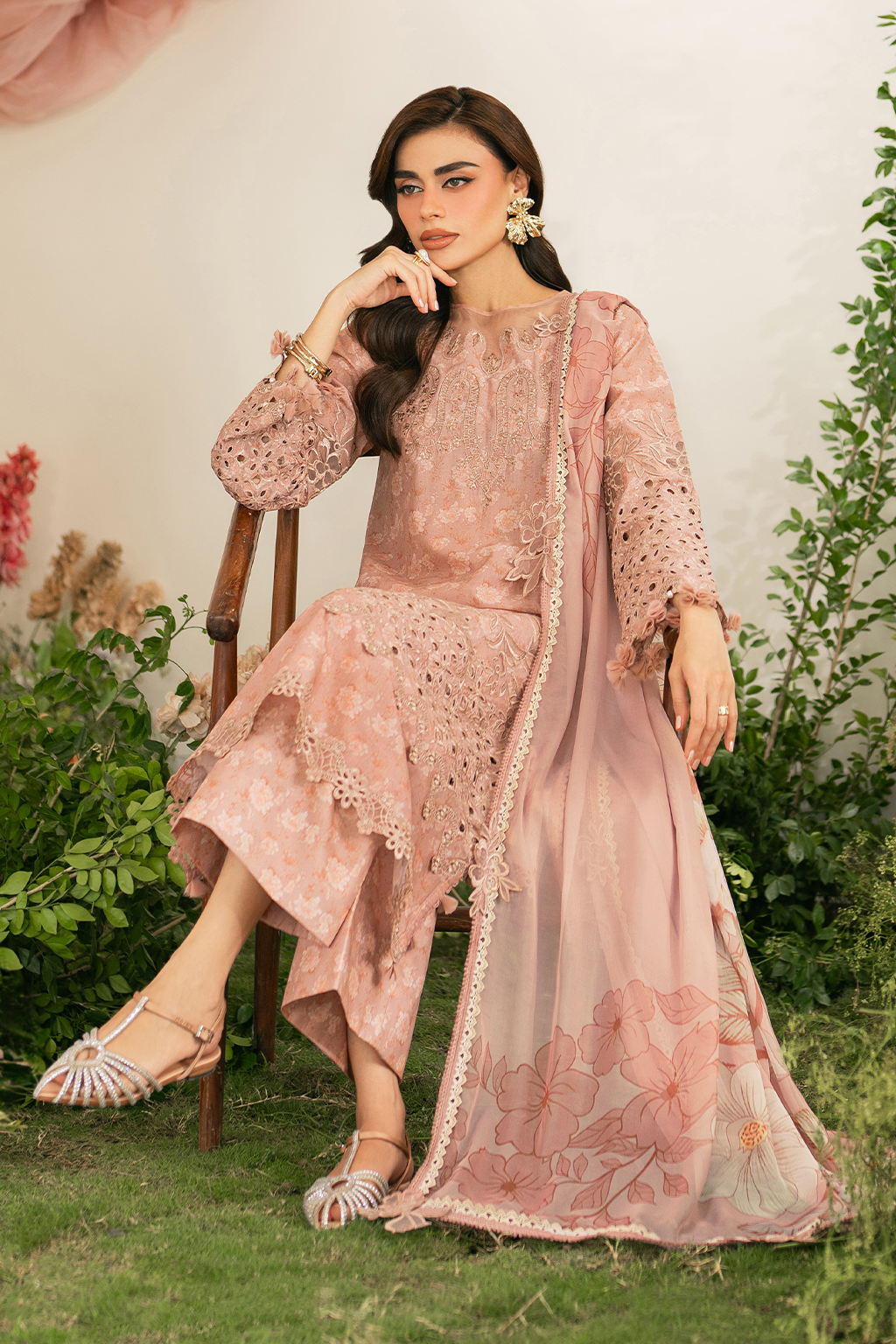 Iznik IFE-12 Embroidered Festive Lawn Edition 25'