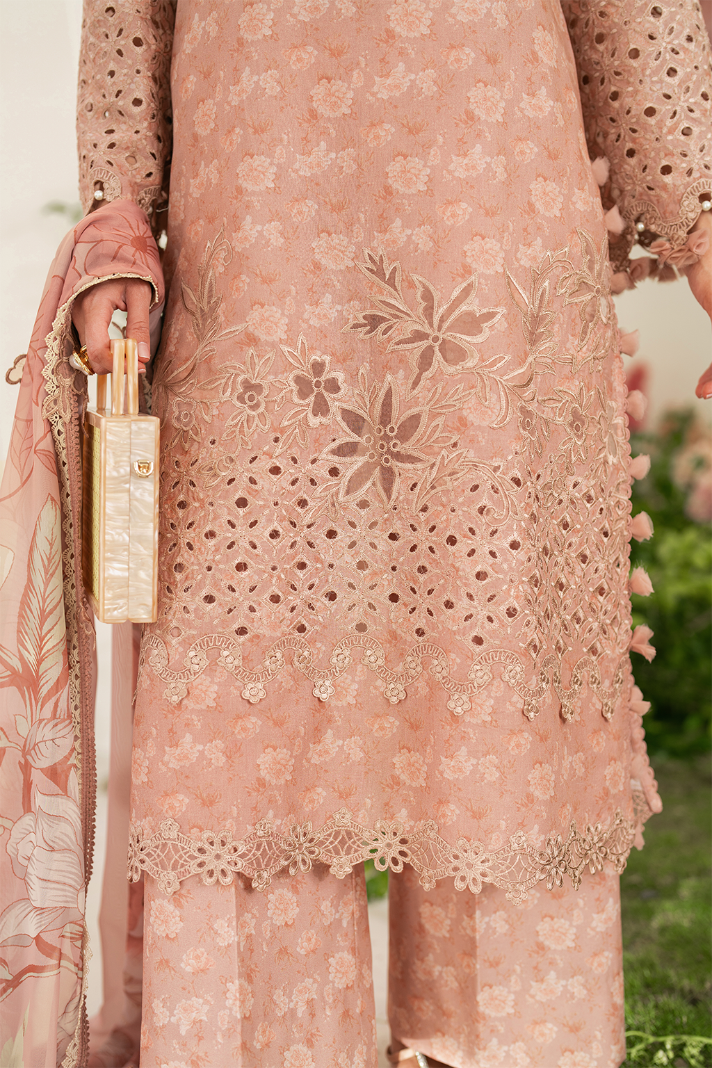Iznik IFE-12 Embroidered Festive Lawn Edition 25'