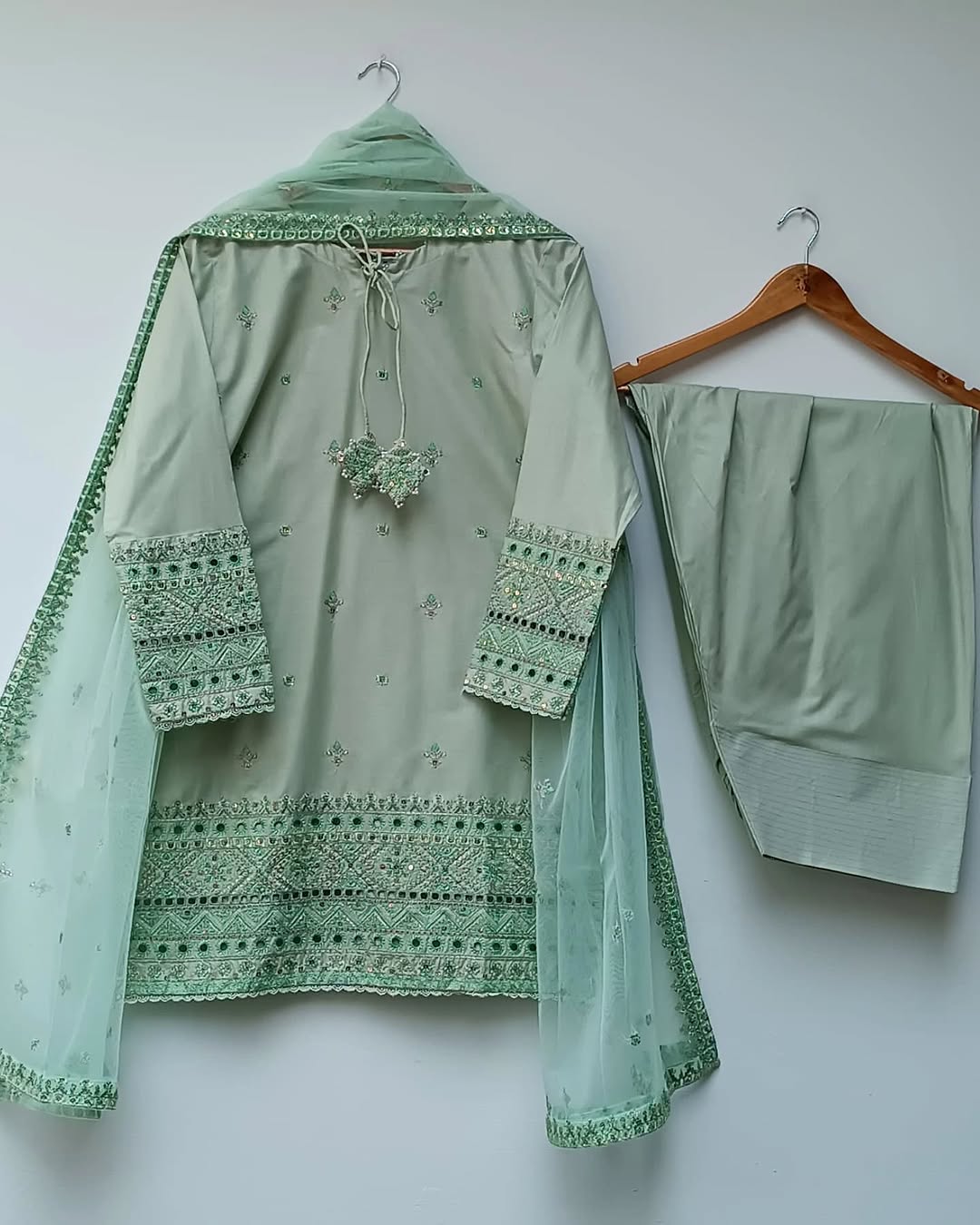 Amna Khurram D-3 Onaiza Eid Collection