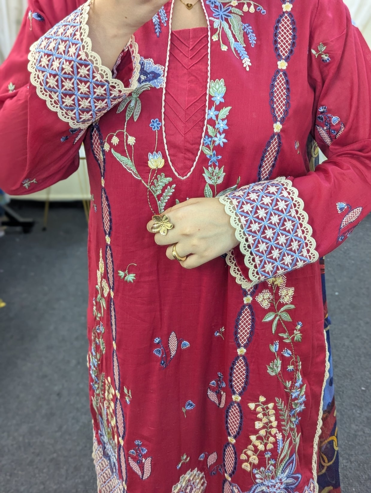 Roheenaz Ushna Aashiyana Ready to wear Lawn 25'