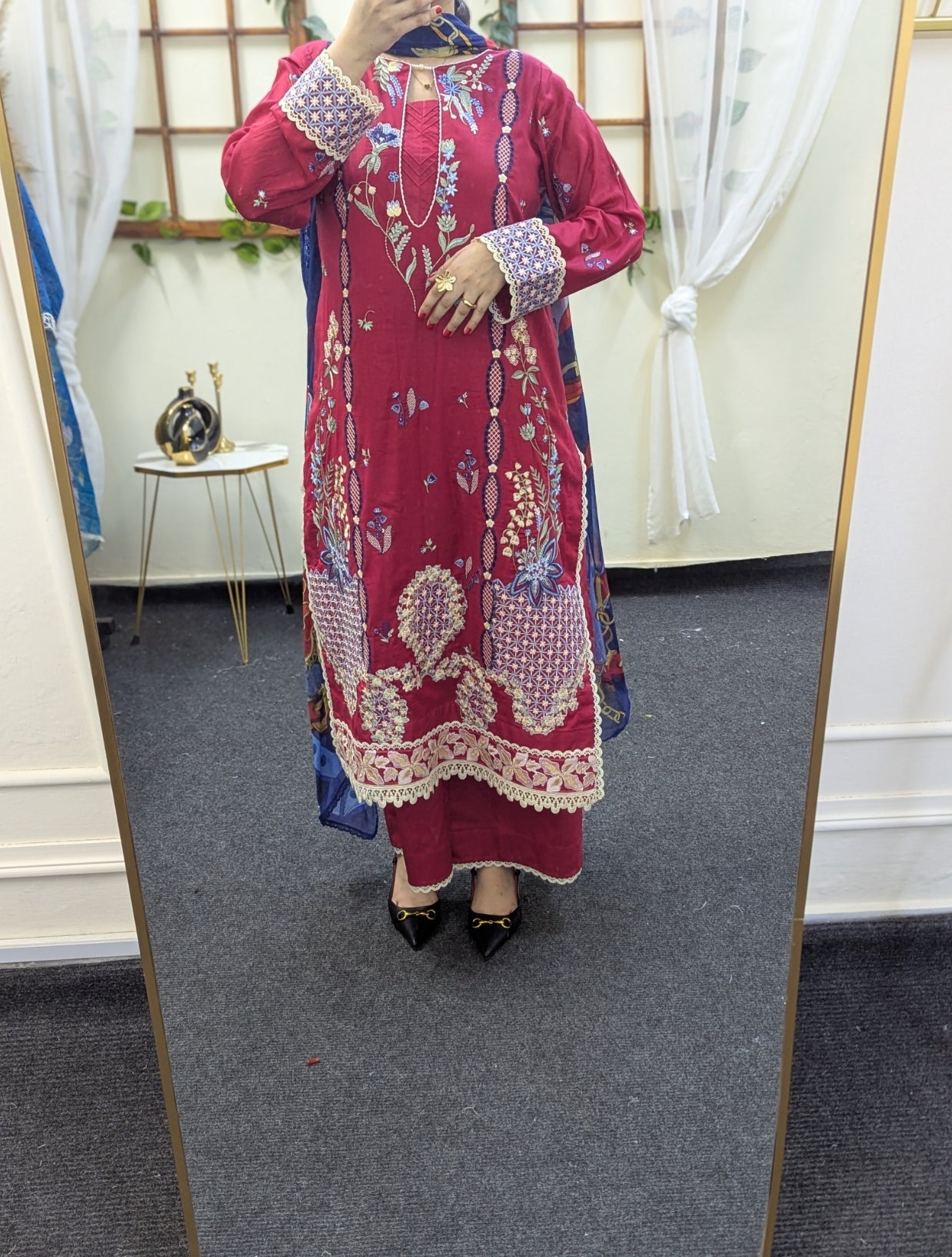 Roheenaz Ushna Aashiyana Ready to wear Lawn 25'