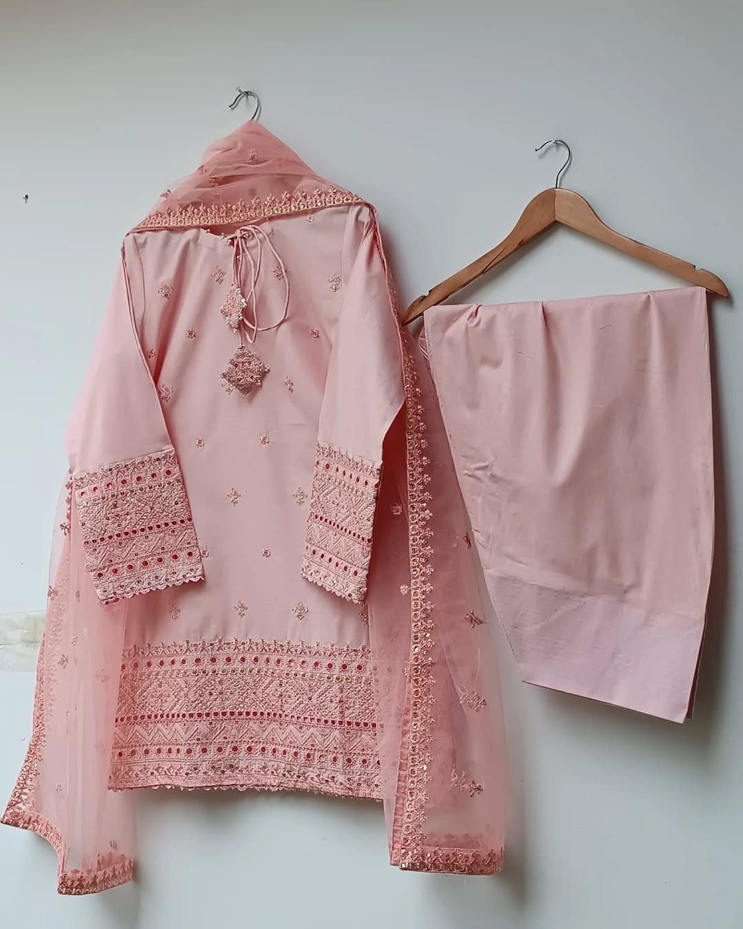 Amna Khurram D-4 Onaiza Eid Collection