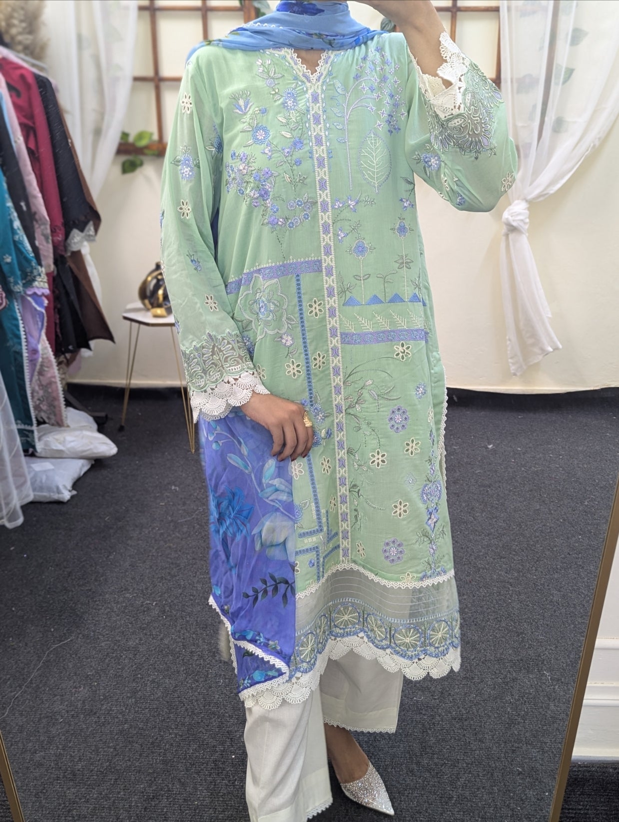 Roheenaz Zumar Aashiyana Ready to wear Lawn 25'