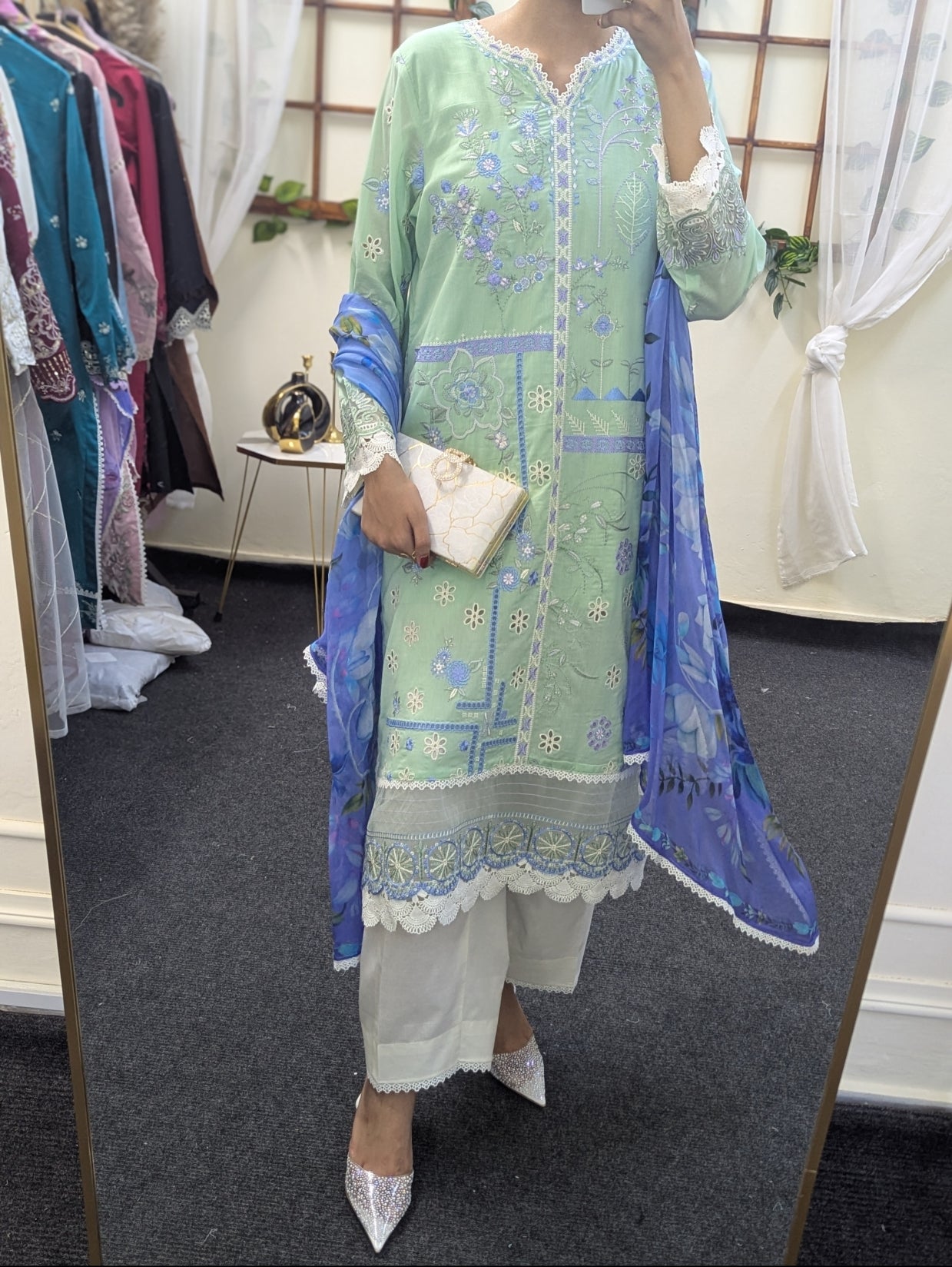 Roheenaz Zumar Aashiyana Ready to wear Lawn 25'