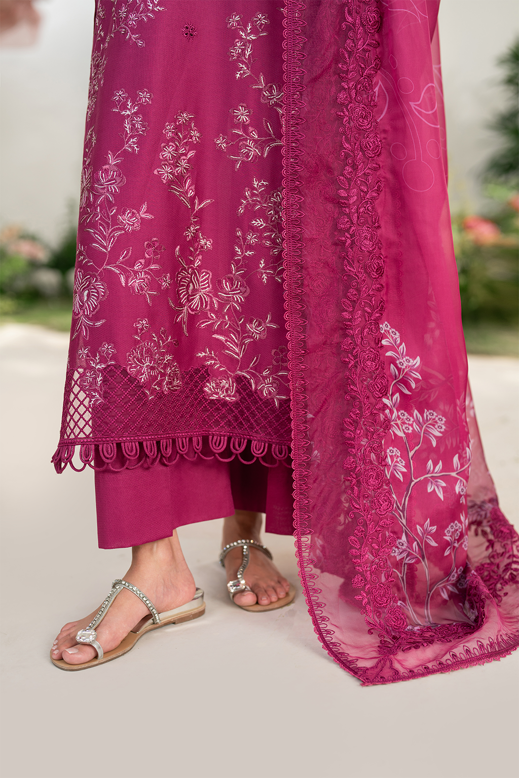 Iznik IFE-07 Embroidered Festive Lawn Edition 25'