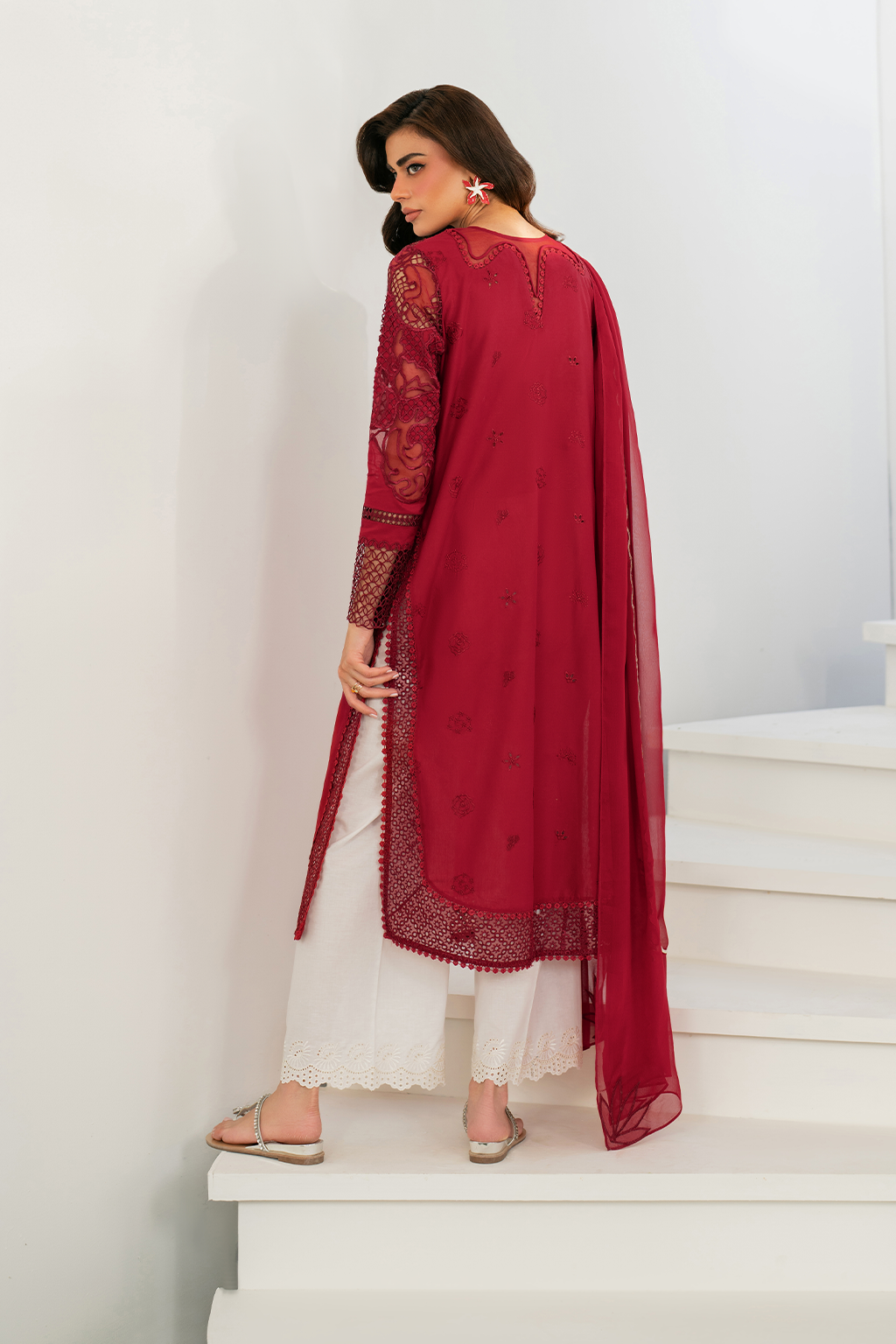 Iznik IFE-01 Embroidered Festive Lawn Edition 25'