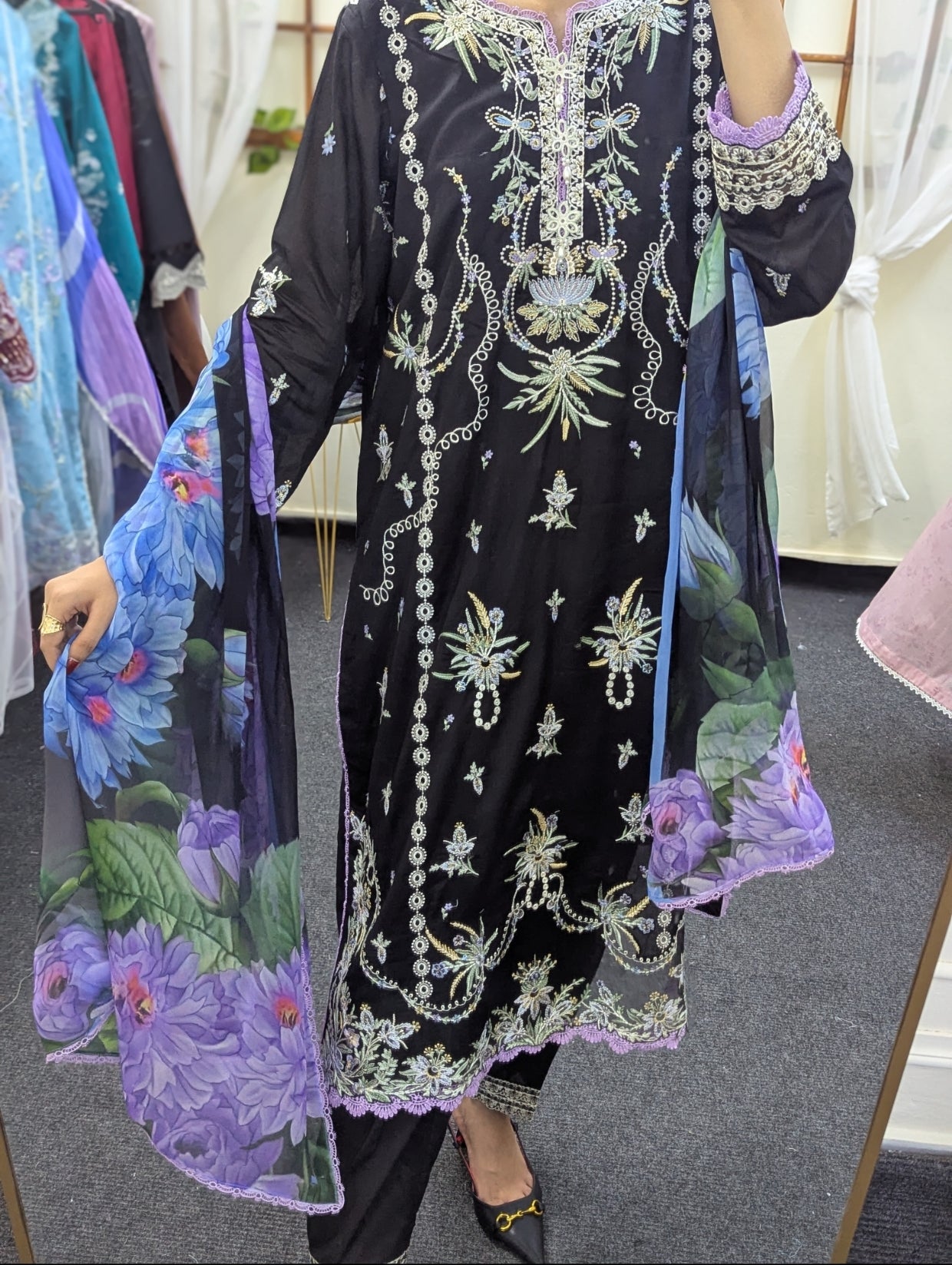 Roheenaz Hania Aashiyana Ready to wear Lawn 25'