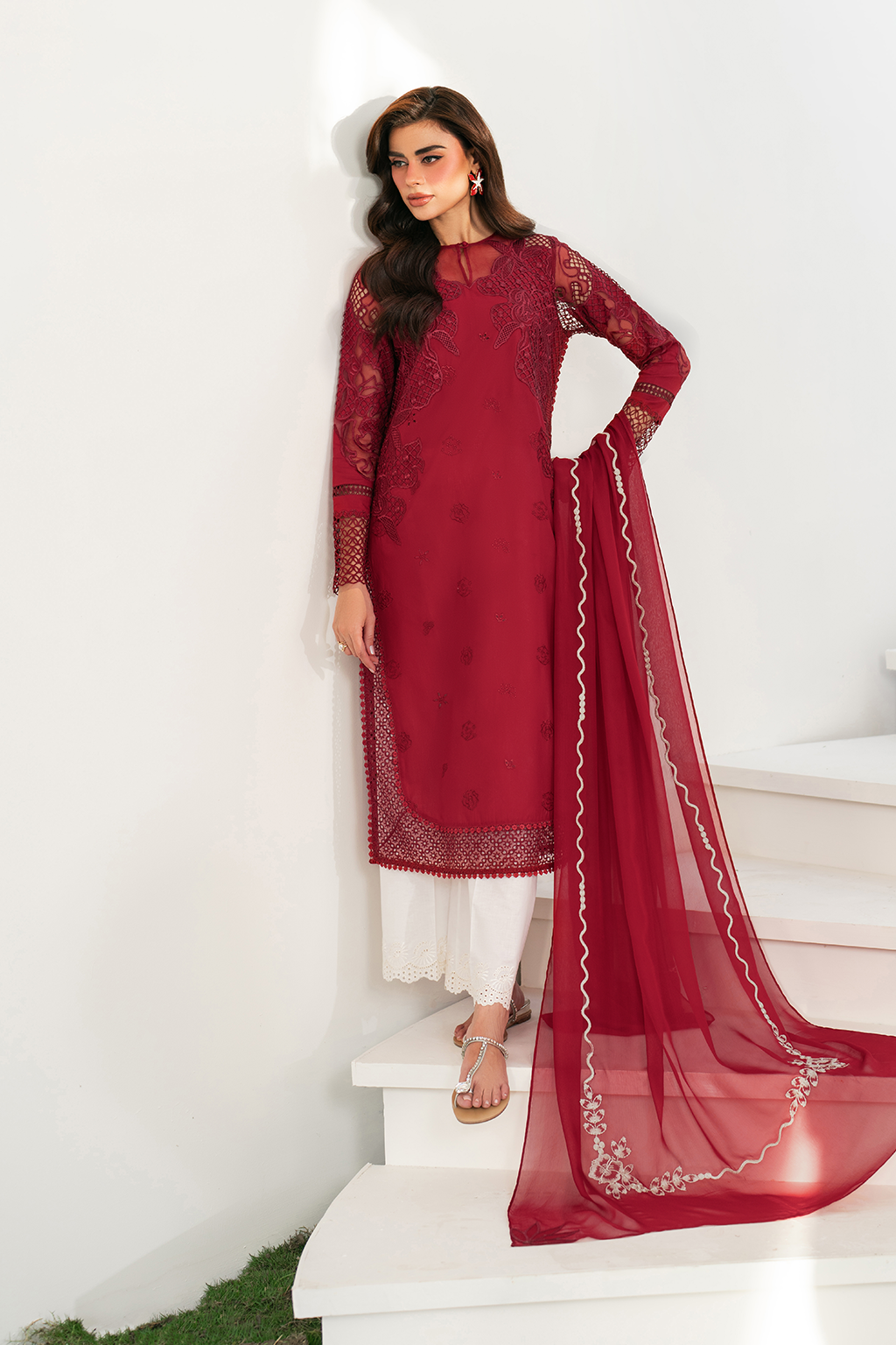 Iznik IFE-01 Embroidered Festive Lawn Edition 25'