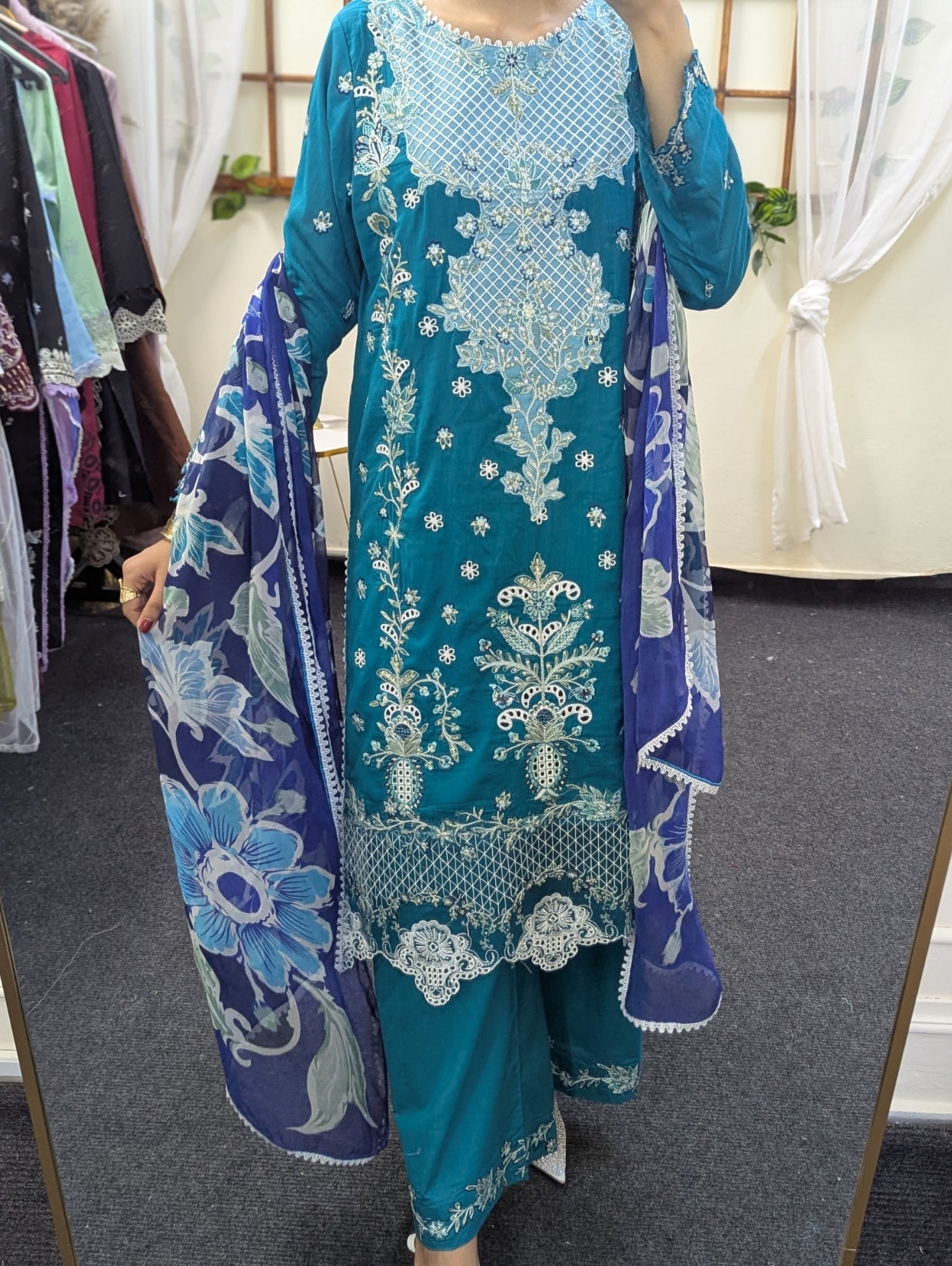 Roheenaz Abeer Aashiyana Ready to wear Lawn 25'