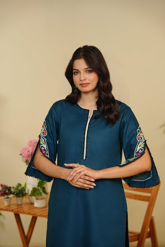 Amna Khurram D-5 Casuals Ready to Wear