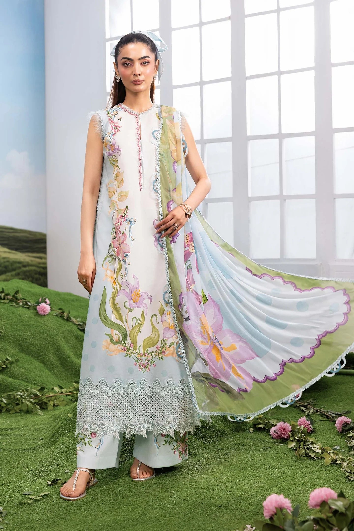 MariaB MBasics-Embroidered Lawn 3 Piece Unstitched Suit with Chiffon Dupatta (D5A)