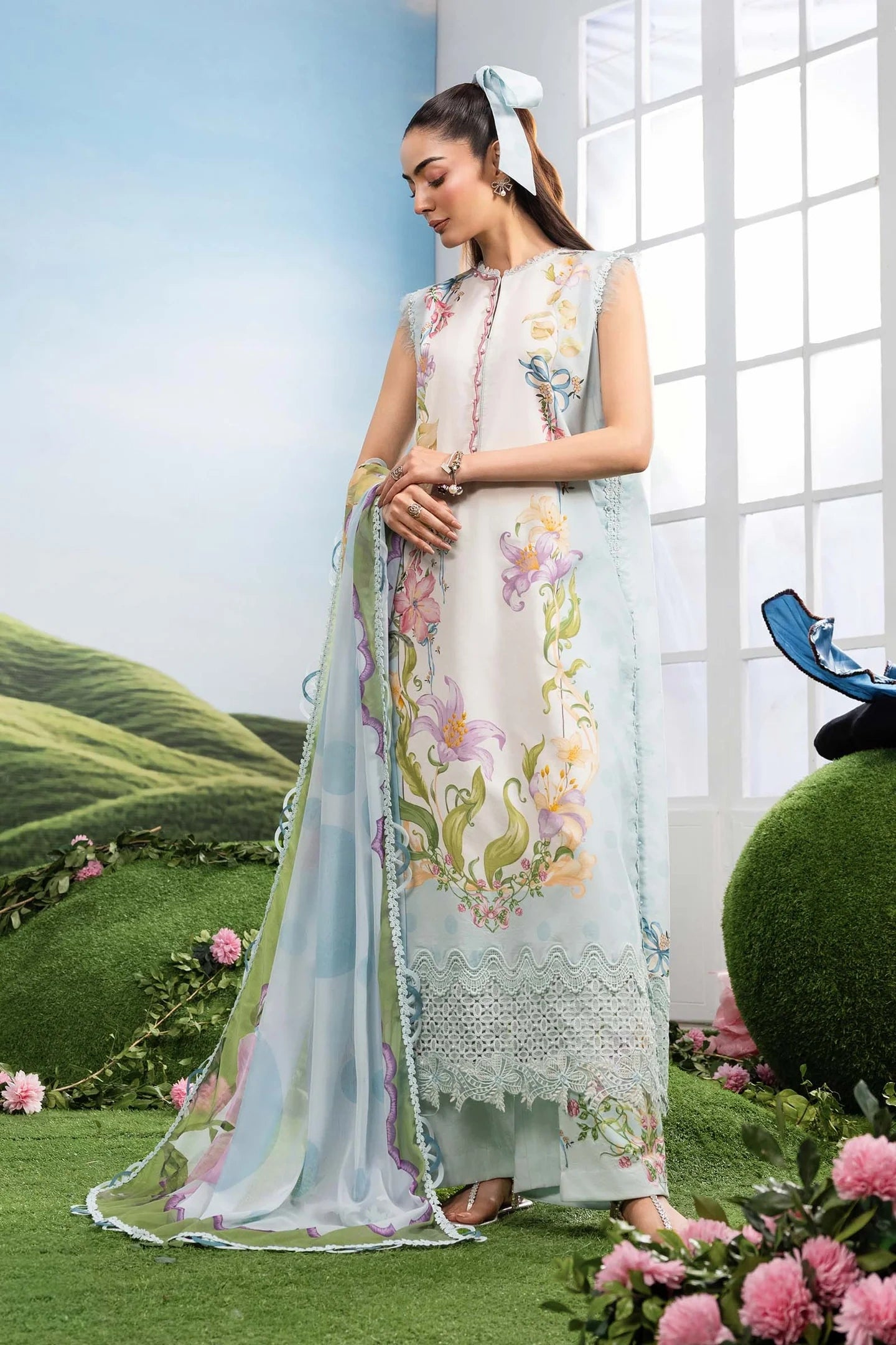 MariaB MBasics-Embroidered Lawn 3 Piece Unstitched Suit with Chiffon Dupatta (D5A)