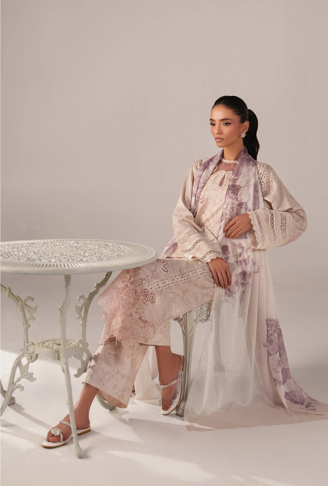IZNIK Luxury Lawn Collection – SS-01 | Pearl White 3-Piece S