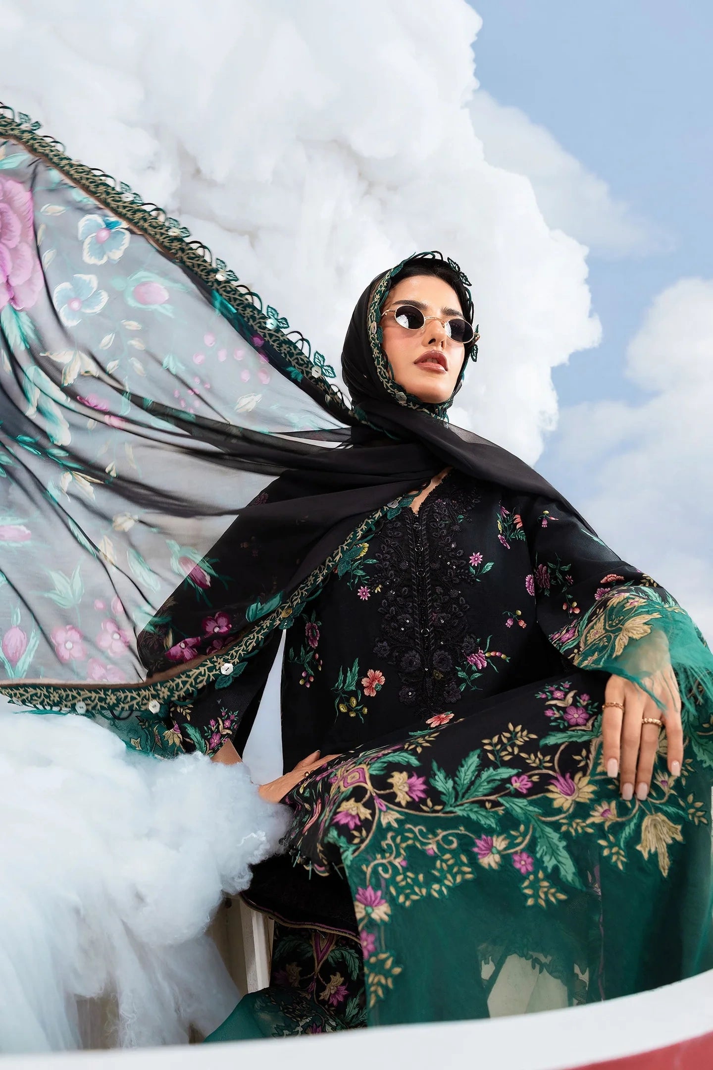 MariaB MBasics-Embroidered Lawn 3 Piece Unstitched Suit with Chiffon Dupatta (D01B)
