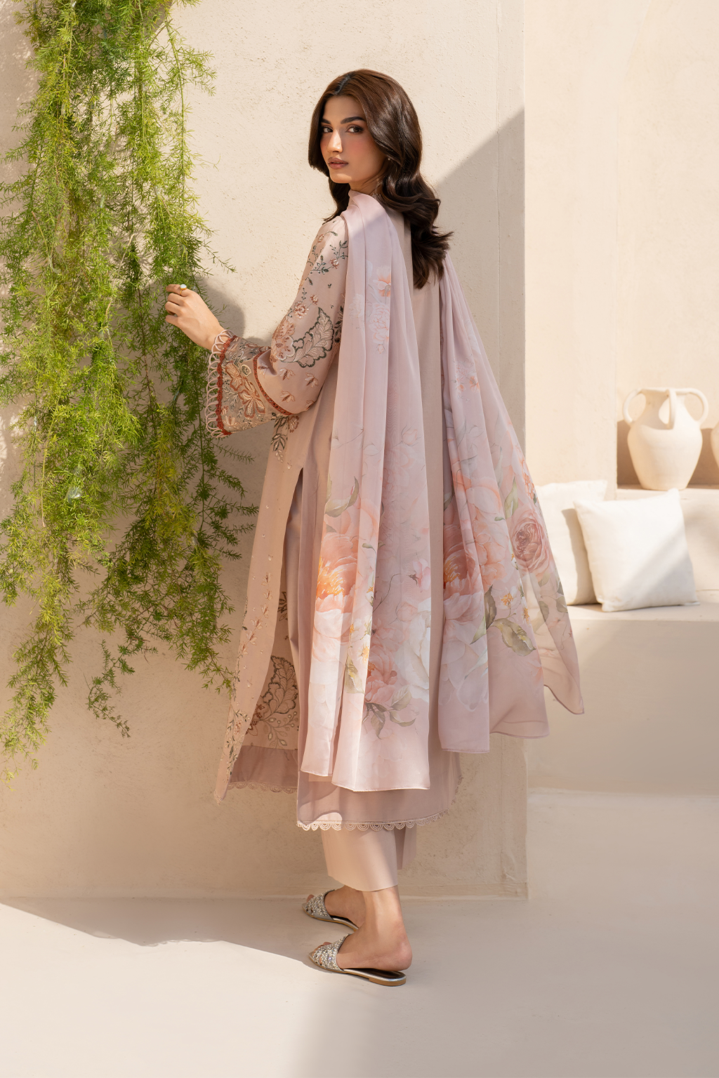 Iznik EFL-02 Festive Luxury Lawn 25'