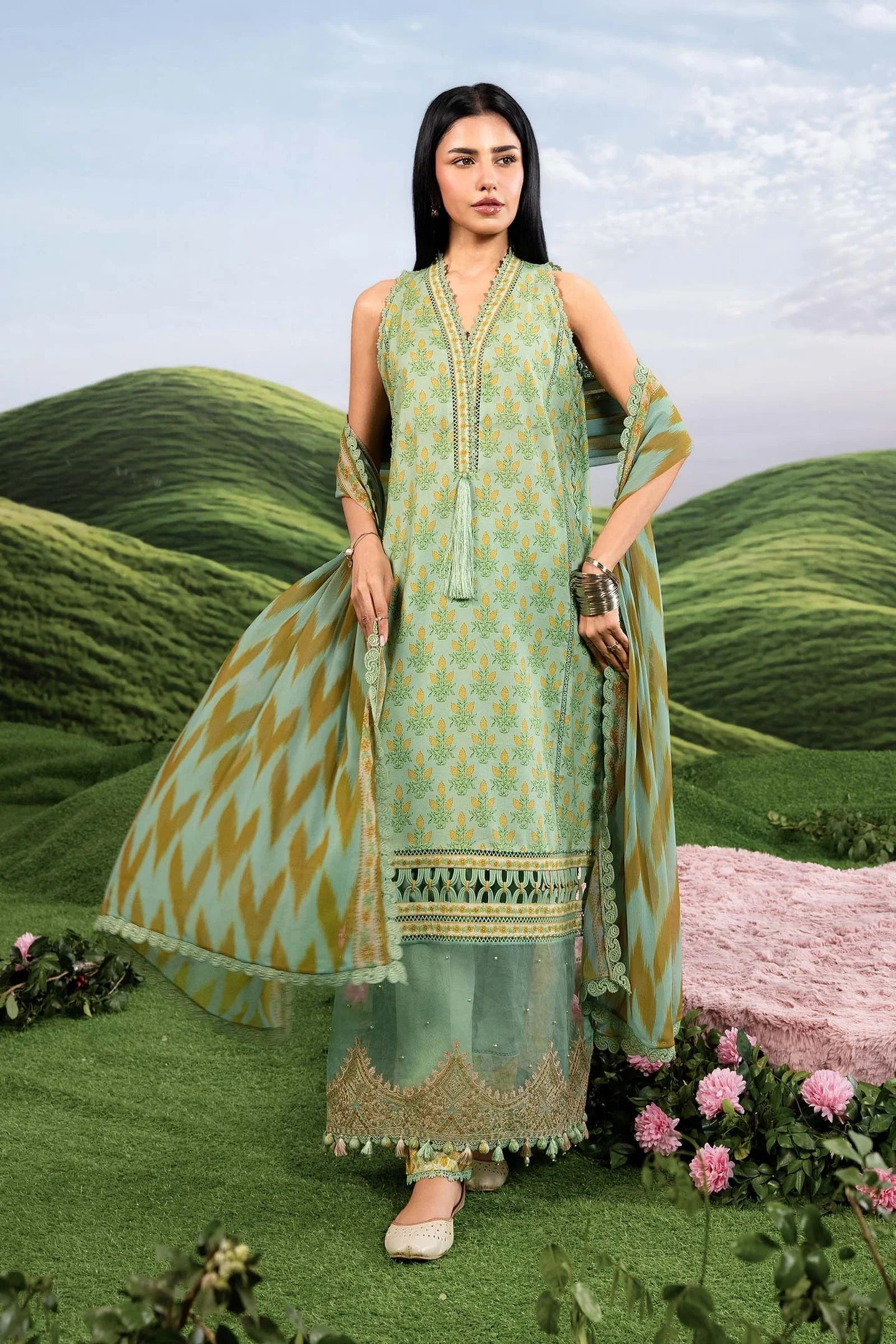 MariaB MBasics-Embroidered Lawn 3 Piece Unstitched Suit with Chiffon Dupatta (D12B)