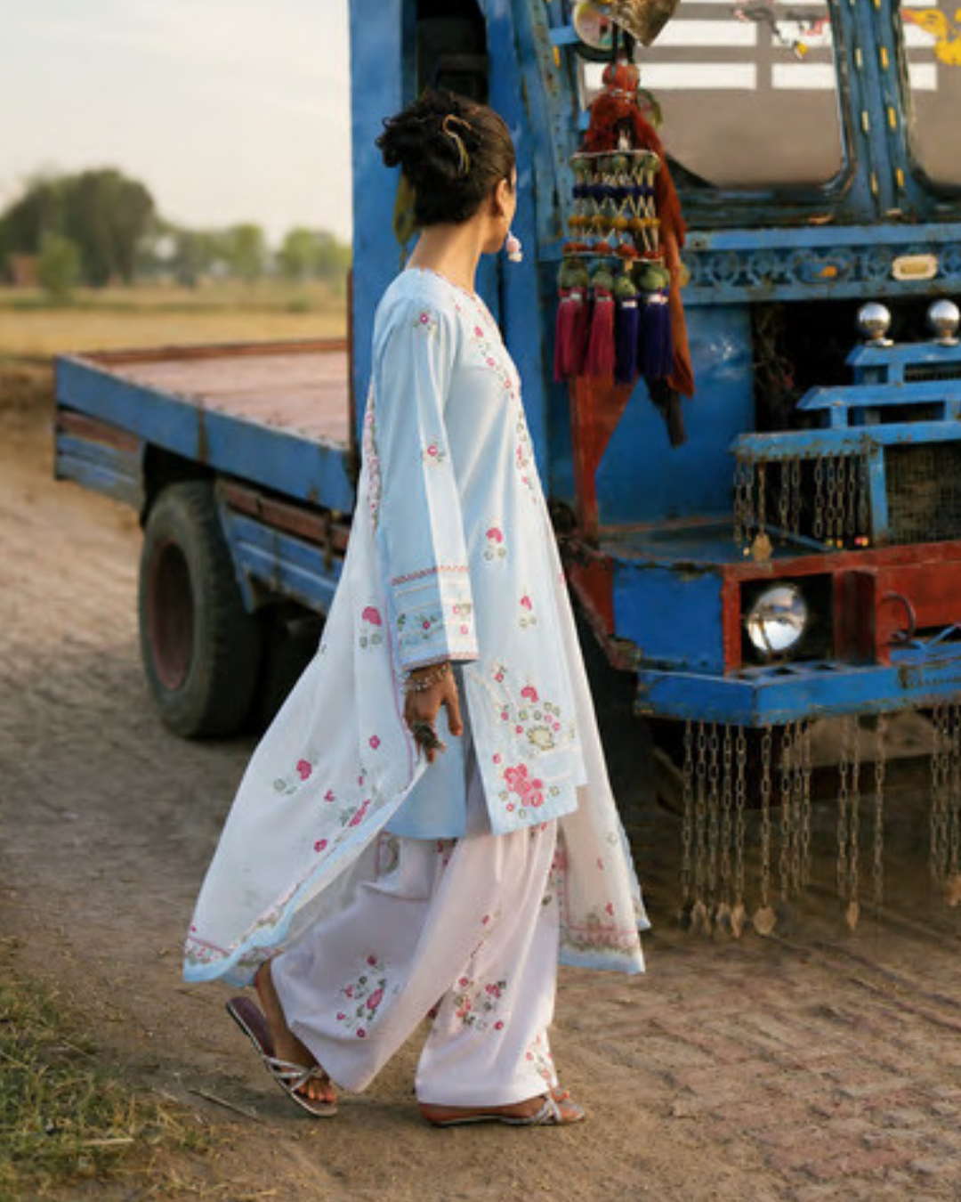 Casualite - Embroidered Lawn Stitched 3 Piece Suit (CLOUDVEIL)