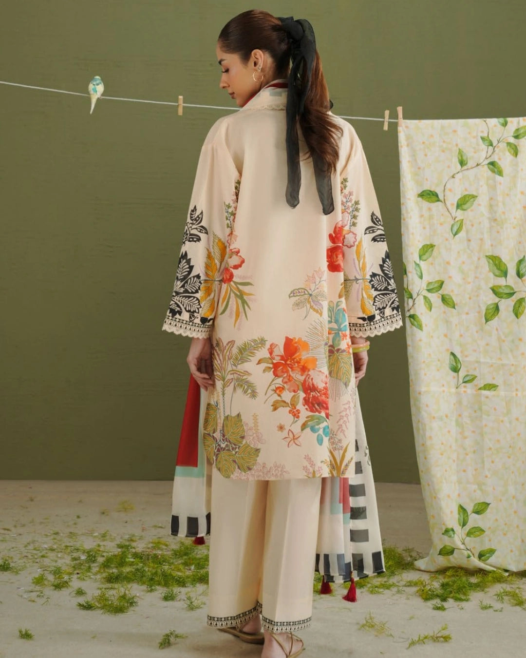 Coco By Zara Shahjahan 3-Piece Embroidered Lawn Suit (VERA-3A)