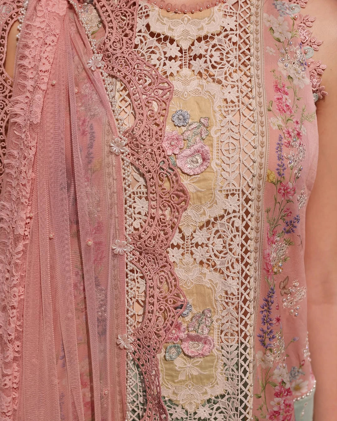 MARIA B LUXURY 3 Piece Embroidered Lawn Suit (Unstitched)