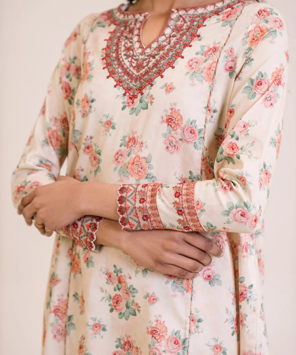 Sapphire Embroidered 2pc Lawn